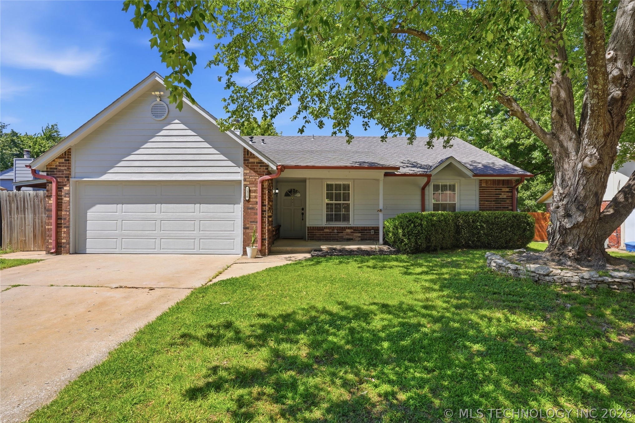 1318 W Hot Springs Street Broken Arrow OK 74011