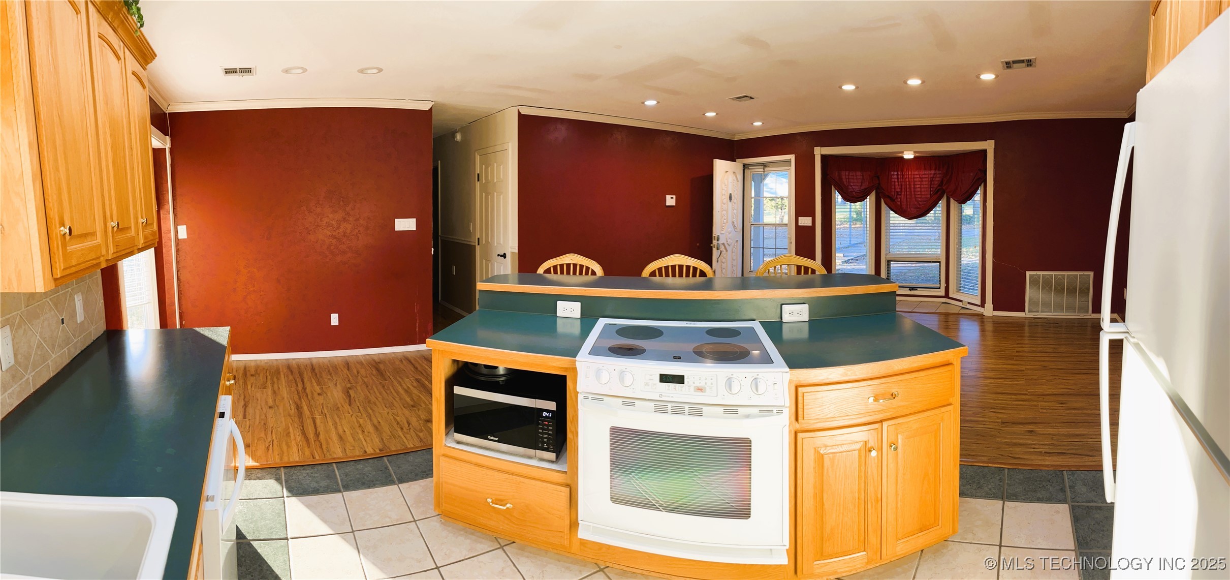 1230 SE 2nd Court Pryor OK 74361