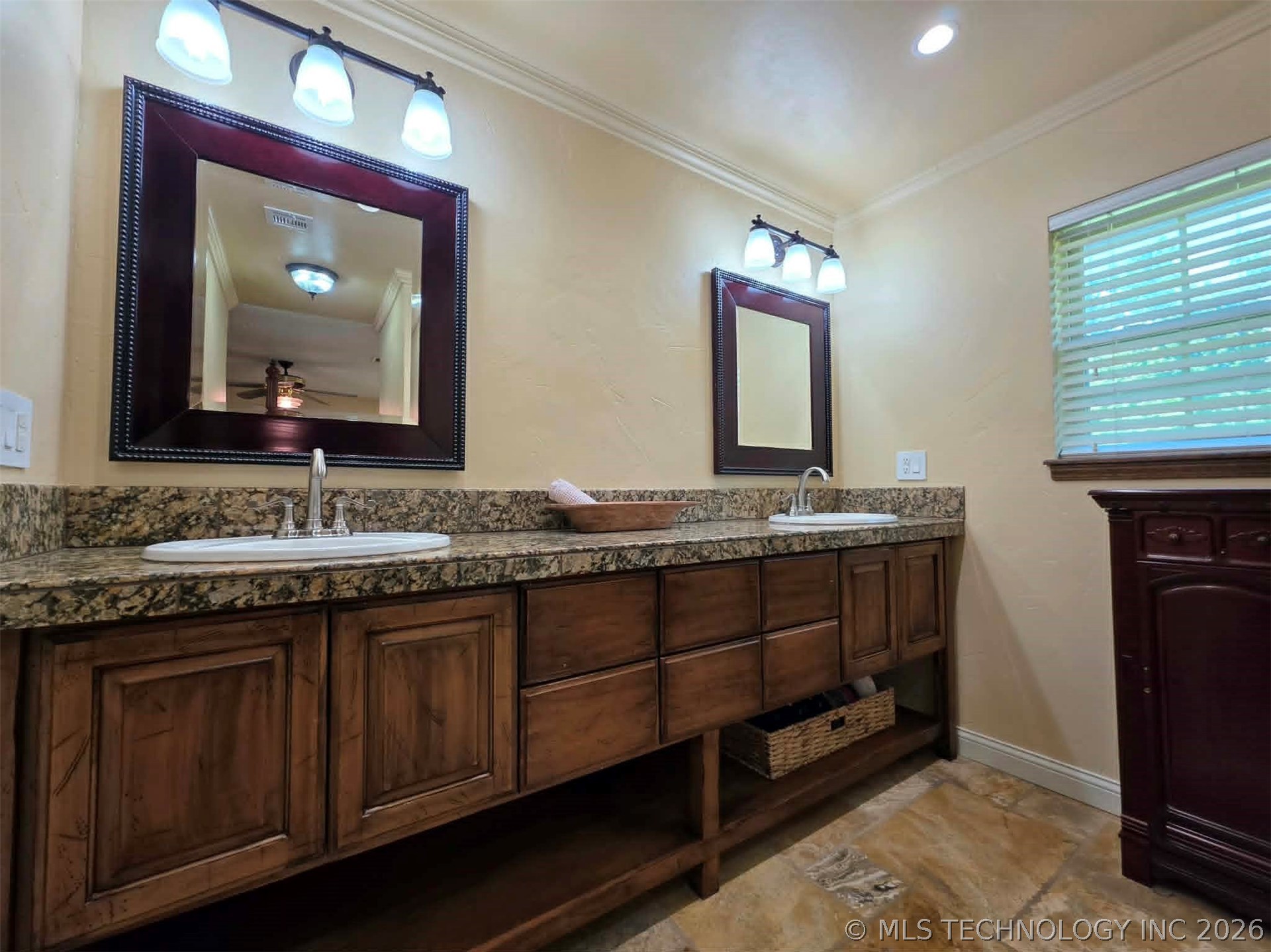 10401 S 652 Miami OK 74354