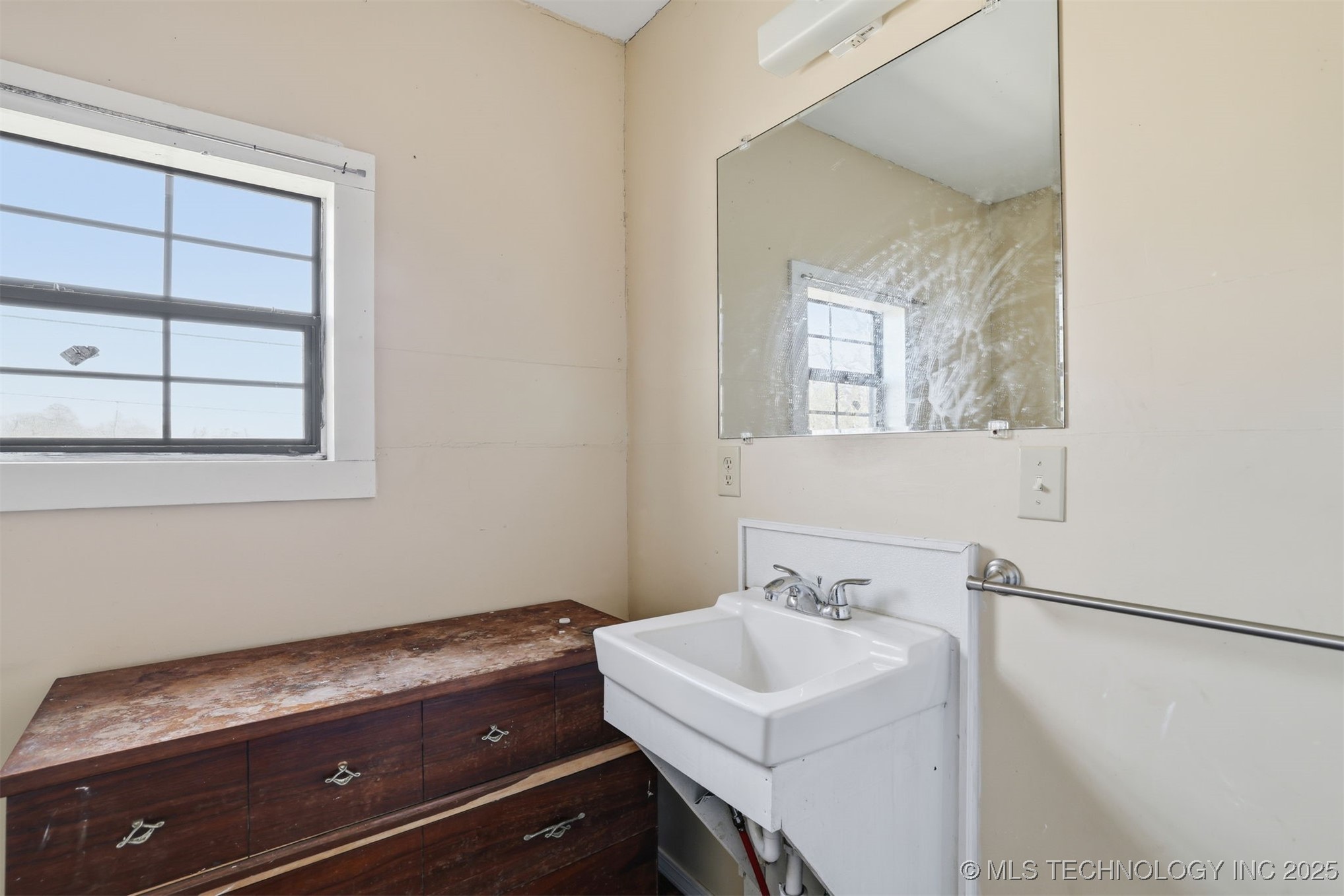 233 W 3rd Atoka OK 74525