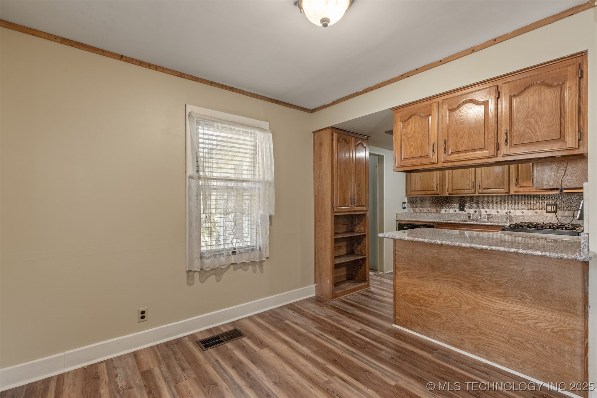 1043 N Valley Drive Sand Springs OK 74063
