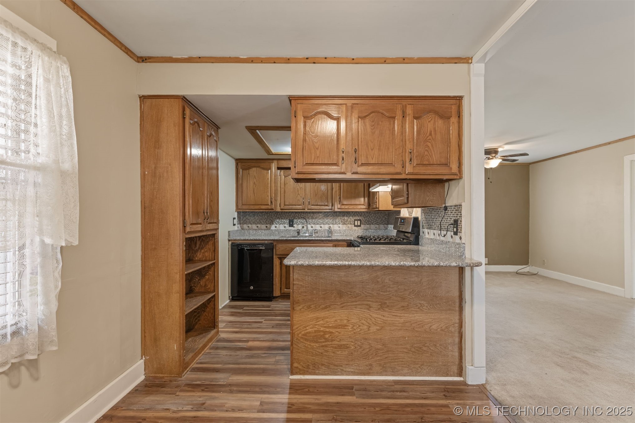 1043 N Valley Drive Sand Springs OK 74063