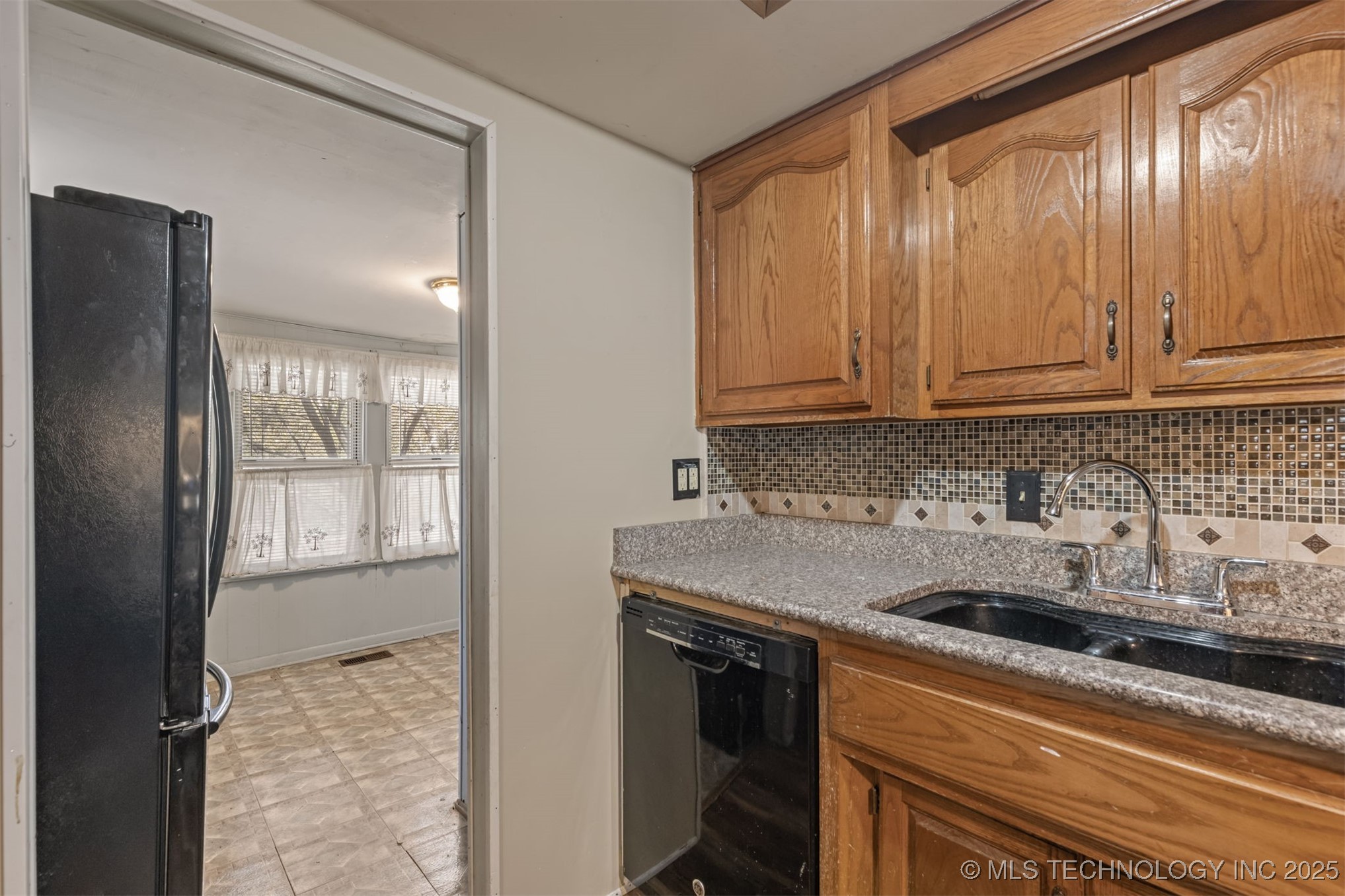 1043 N Valley Drive Sand Springs OK 74063