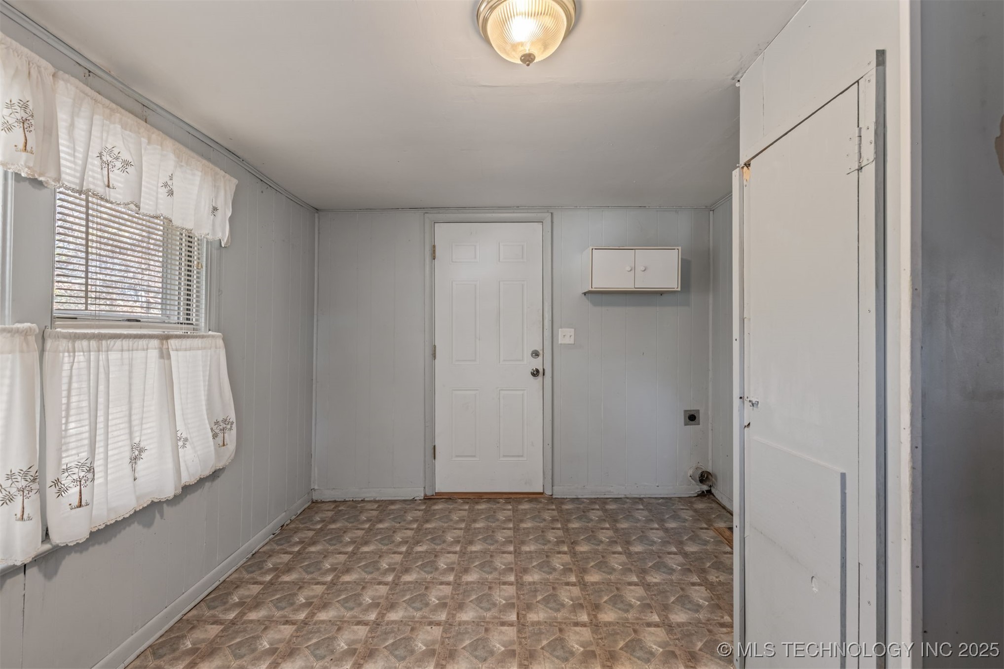 1043 N Valley Drive Sand Springs OK 74063