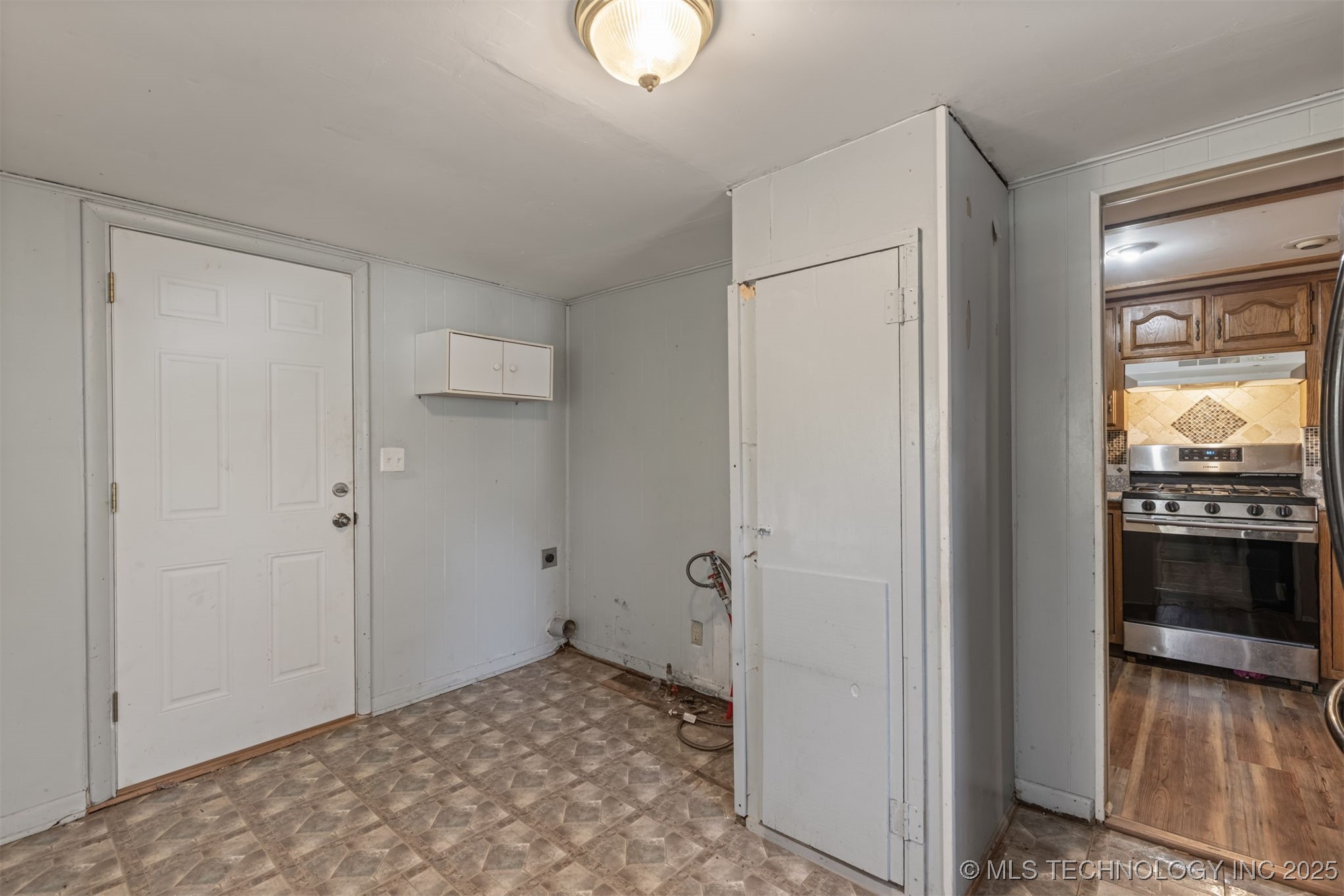 1043 N Valley Drive Sand Springs OK 74063