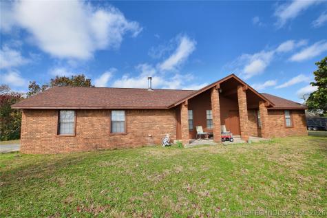 5747 E 620 Road Locust Grove OK 74352