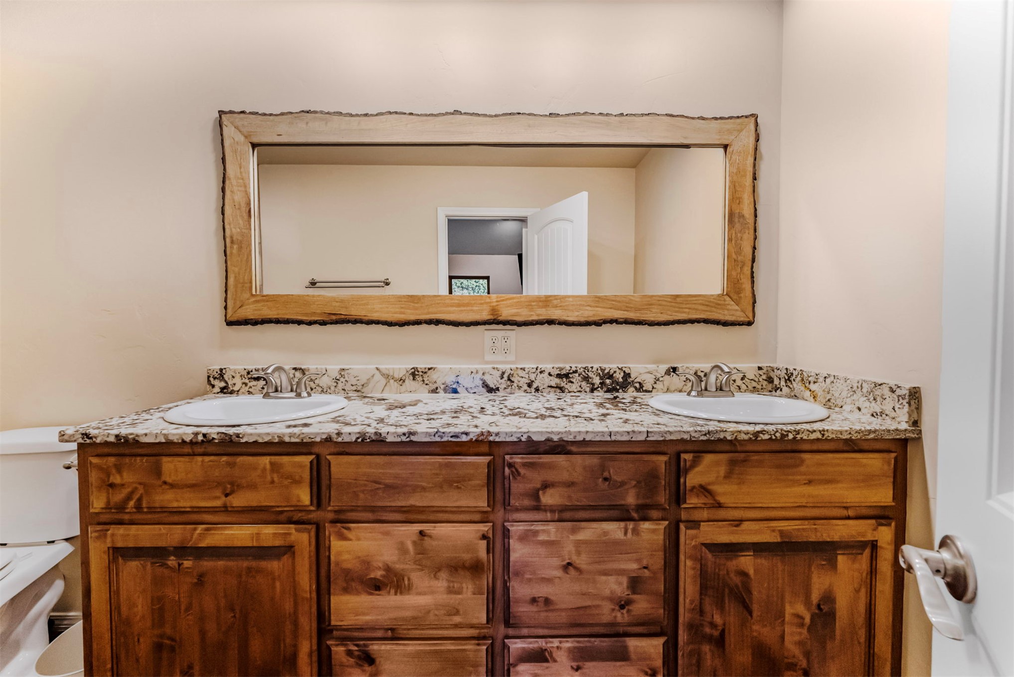 21501 S 705 Road Wyandotte OK 74370