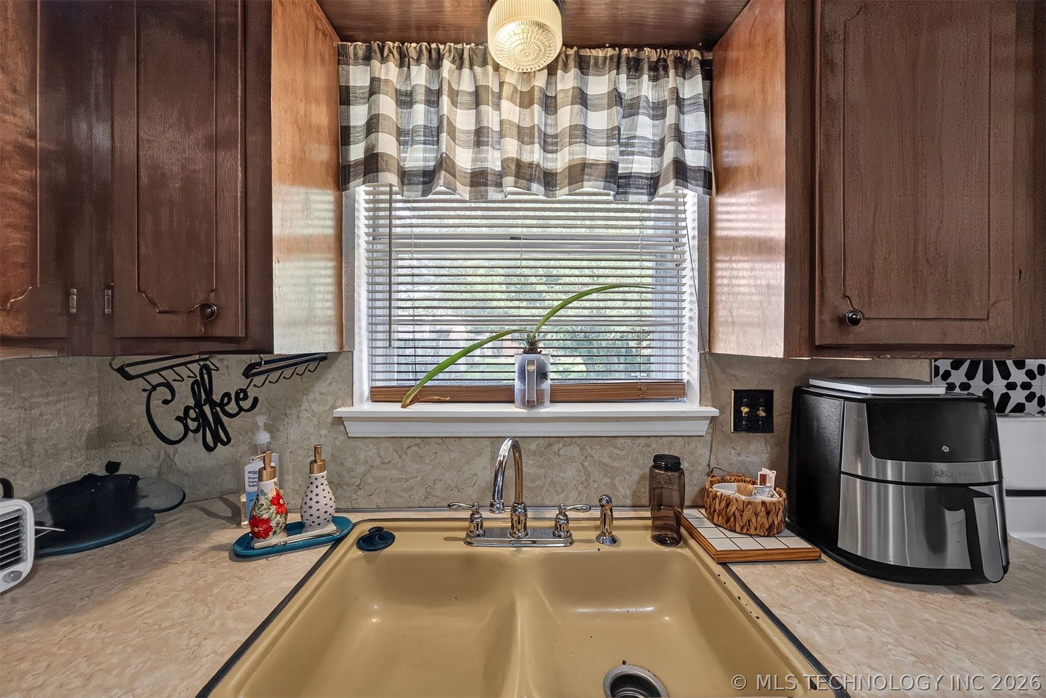 1705 S Poplar Avenue Broken Arrow OK 74012