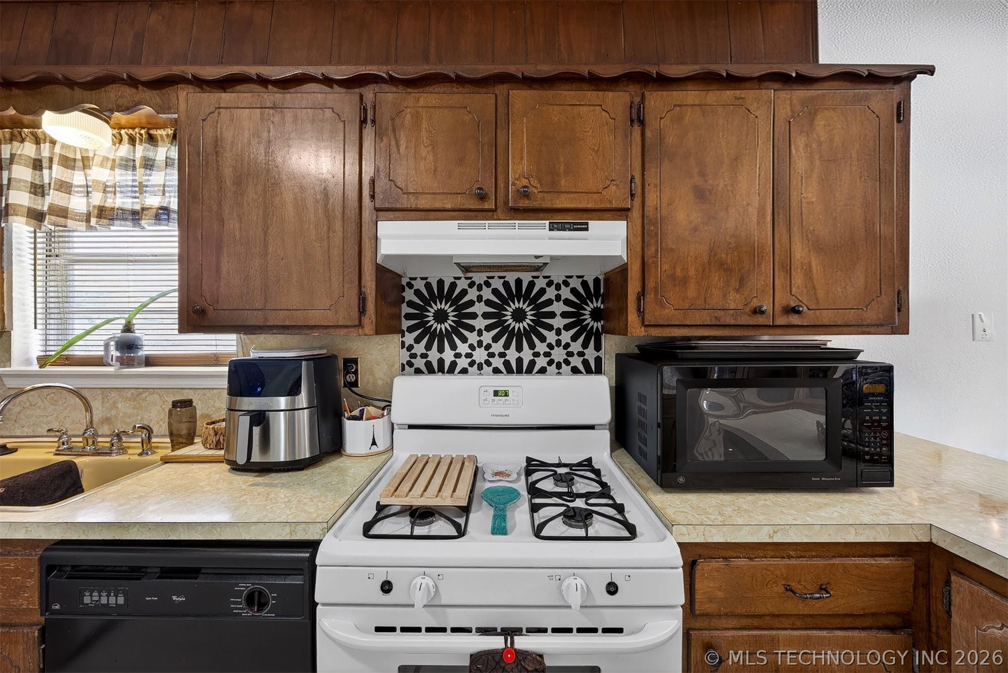 1705 S Poplar Avenue Broken Arrow OK 74012