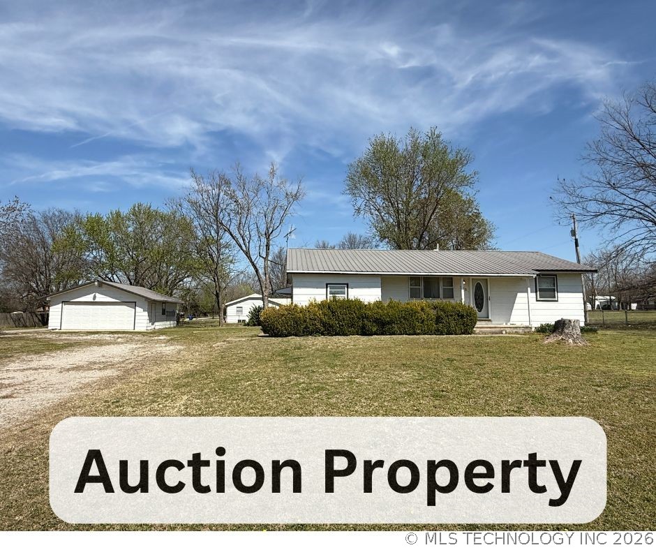 520 W Galer Avenue Nowata OK 74048