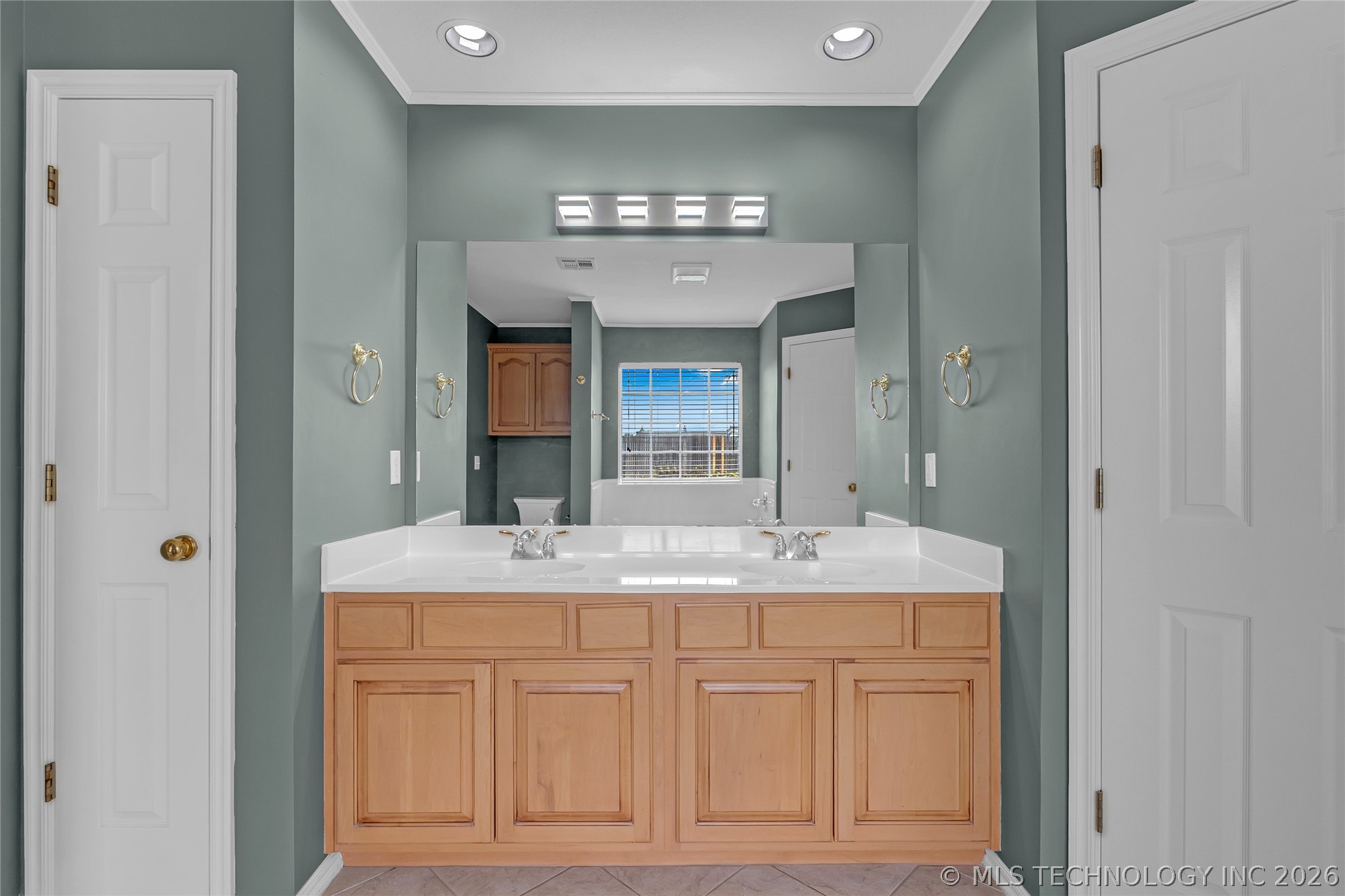 2817 E 102nd Place Tulsa OK 74137