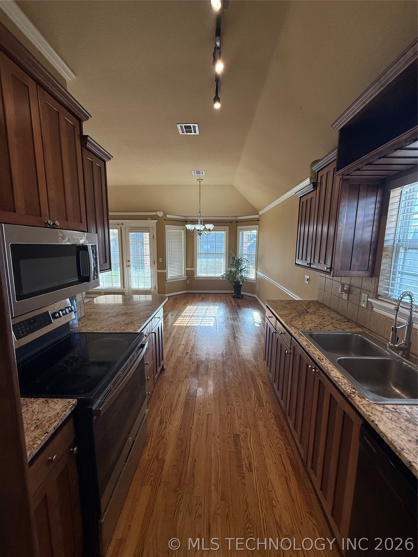 5202 Redbud Drive Sand Springs OK 74063