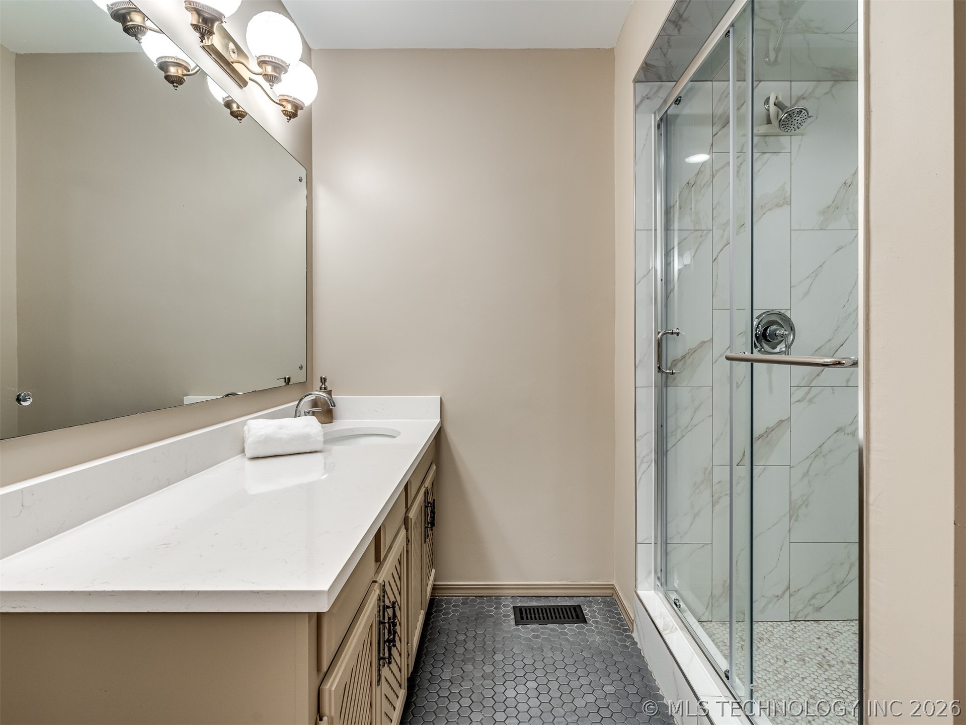 6652 S Jamestown Place E Tulsa OK 74136