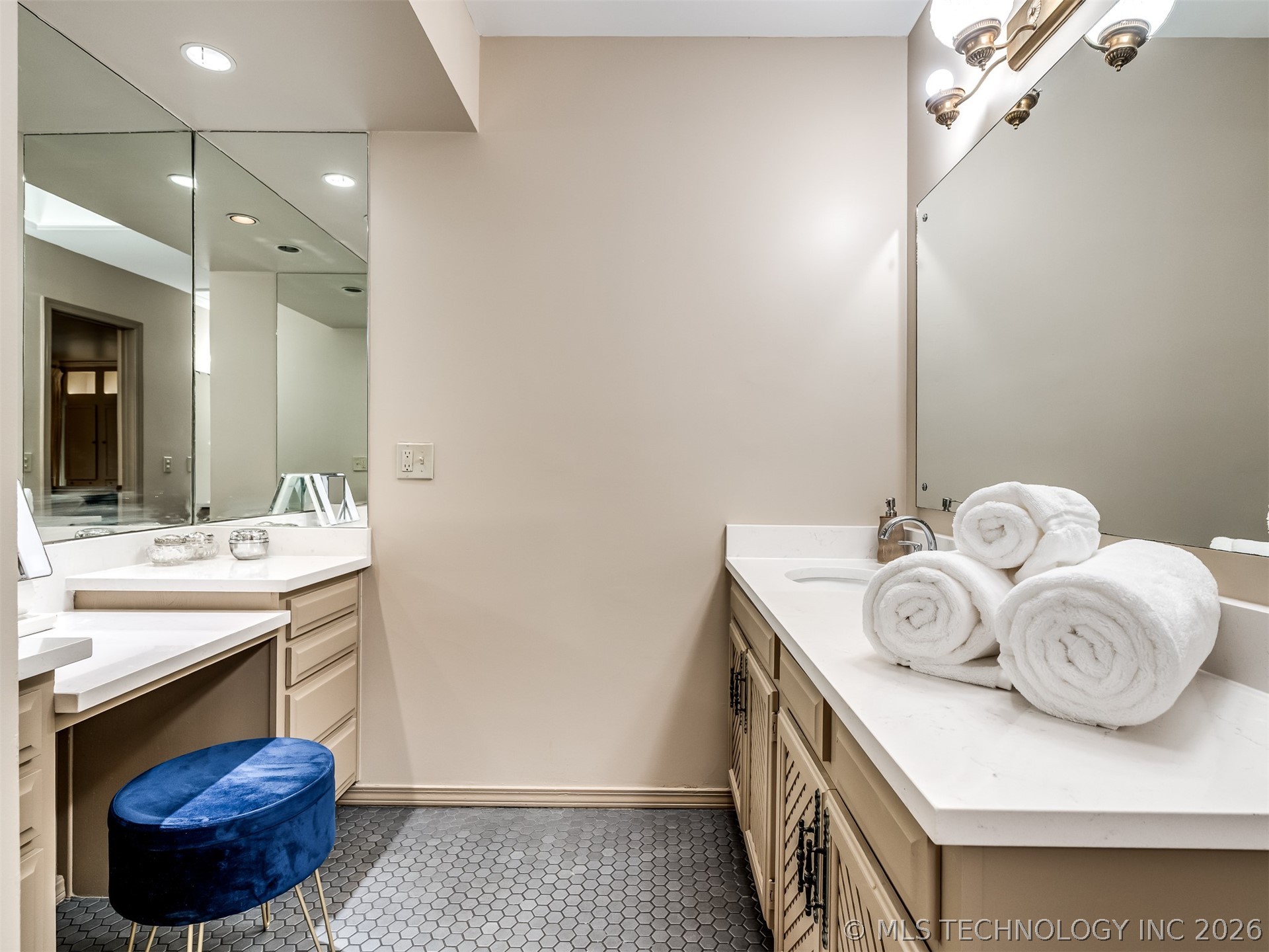 6652 S Jamestown Place E Tulsa OK 74136