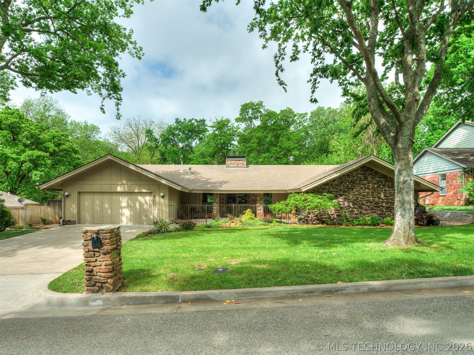 6652 S Jamestown Place E Tulsa OK 74136