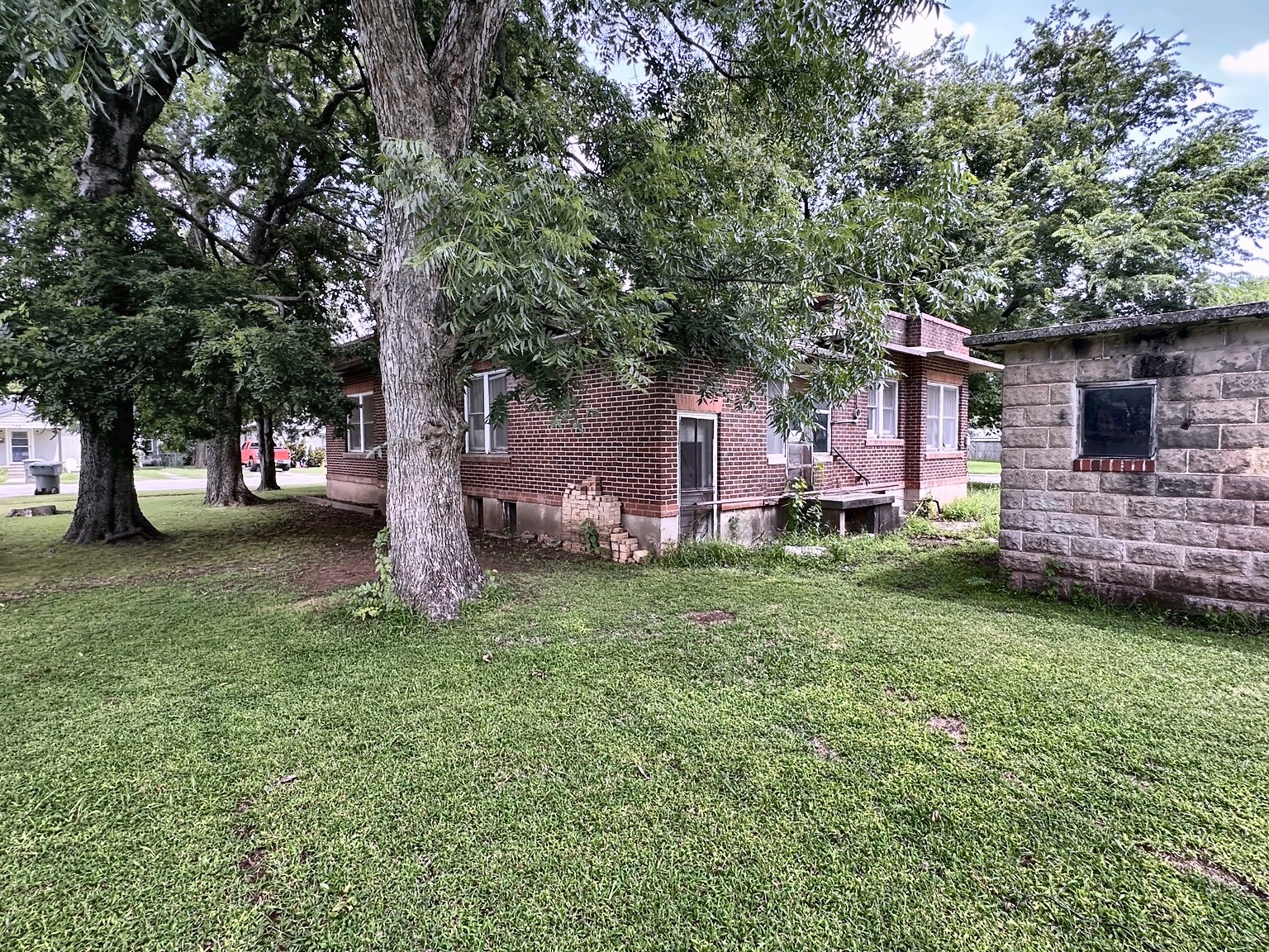 101 N Chestnut Pauls Valley OK 73075