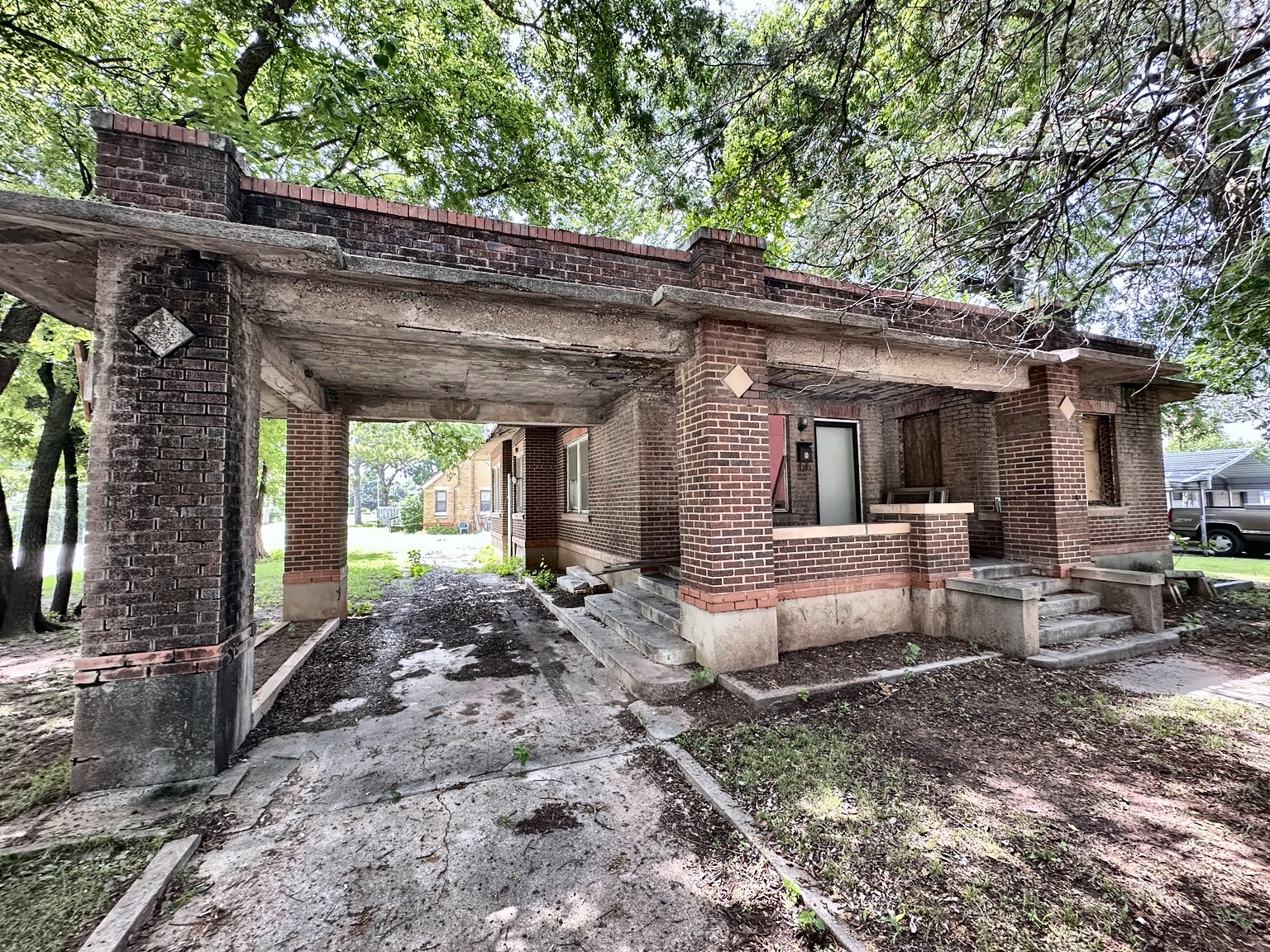 101 N Chestnut Pauls Valley OK 73075