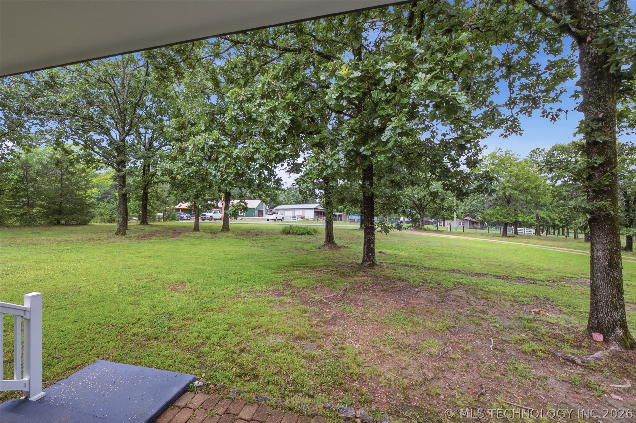 1575 E 565 Road Locust Grove OK 74352