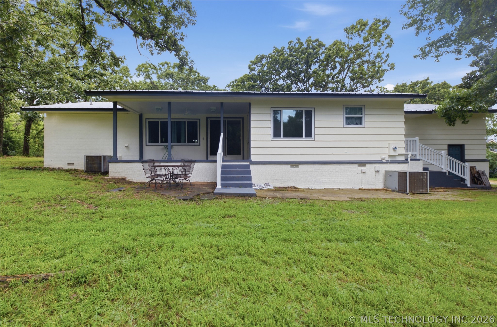 1575 E 565 Road Locust Grove OK 74352