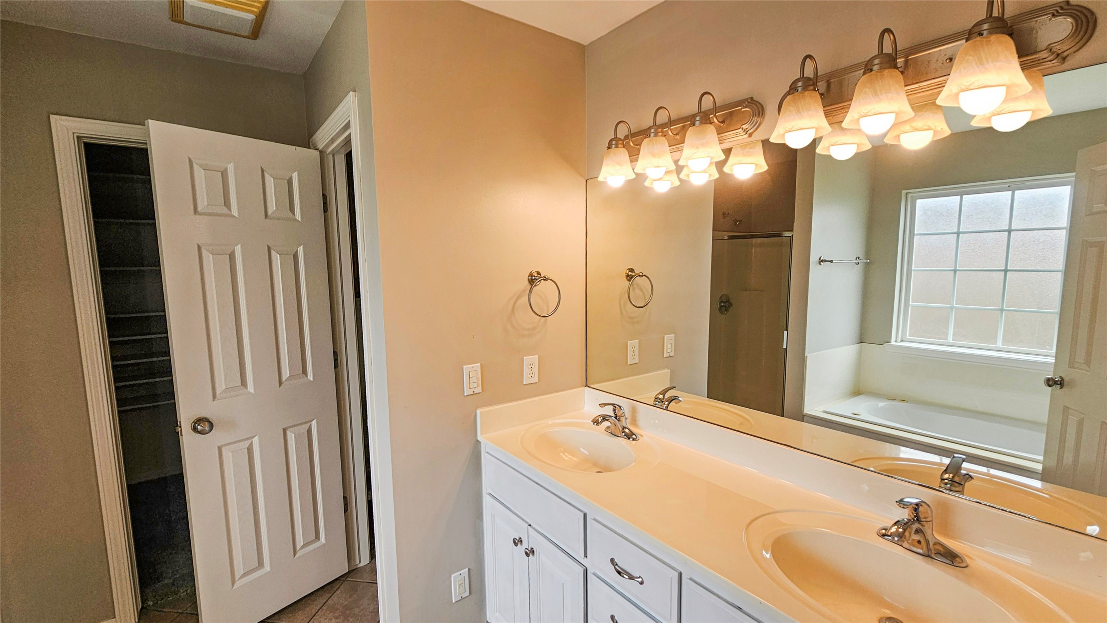 123 E 156th Place S Glenpool OK 74033