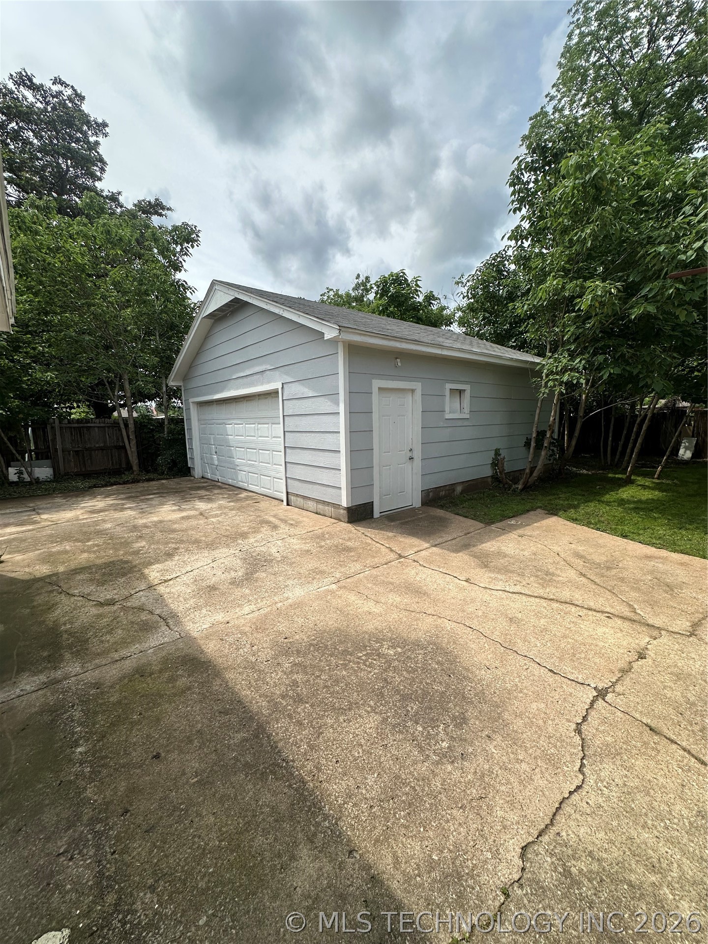4933 W 2nd Street Tulsa OK 74127
