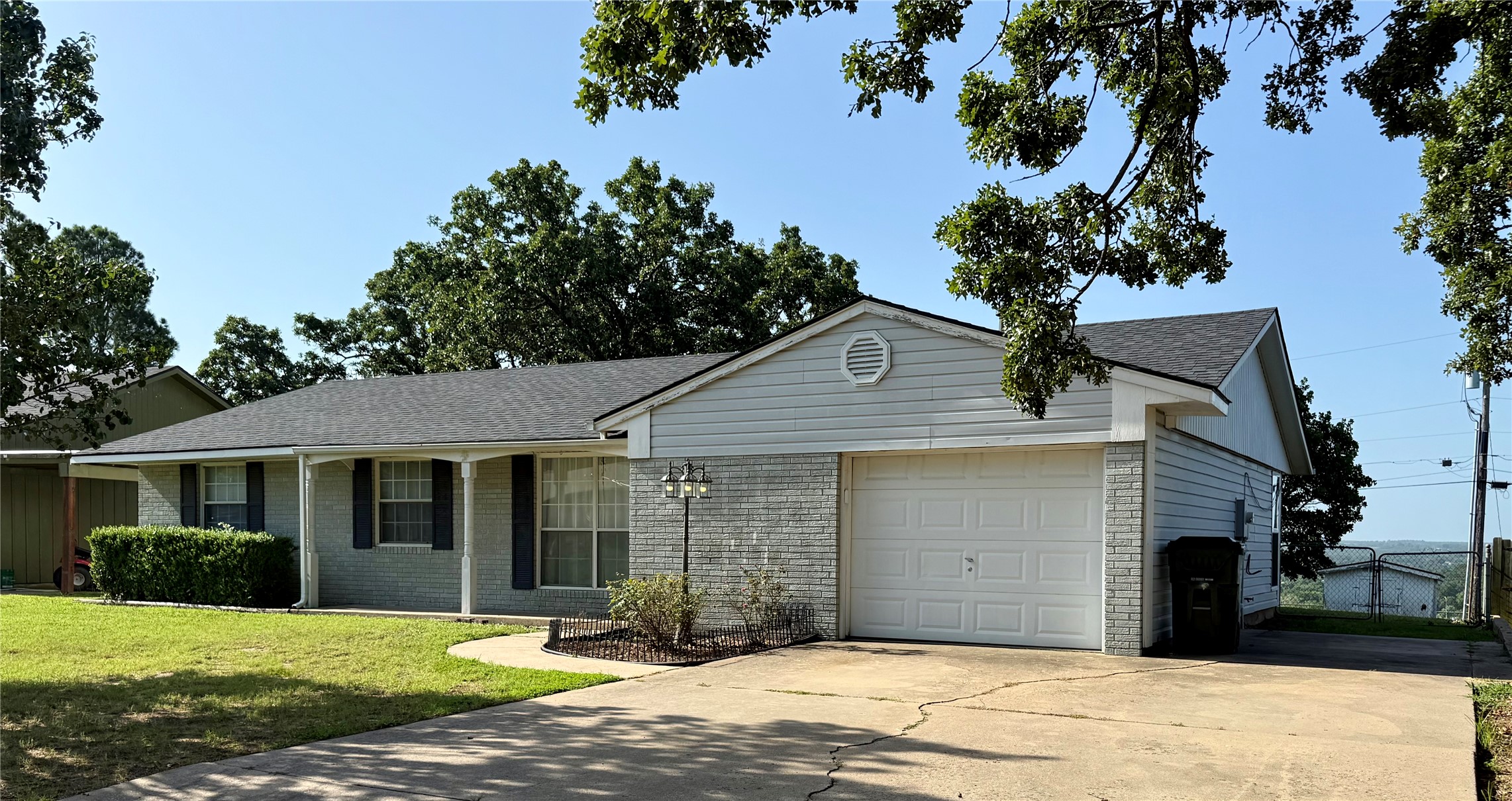 1215 Wade Wells Drive Henryetta OK 74437
