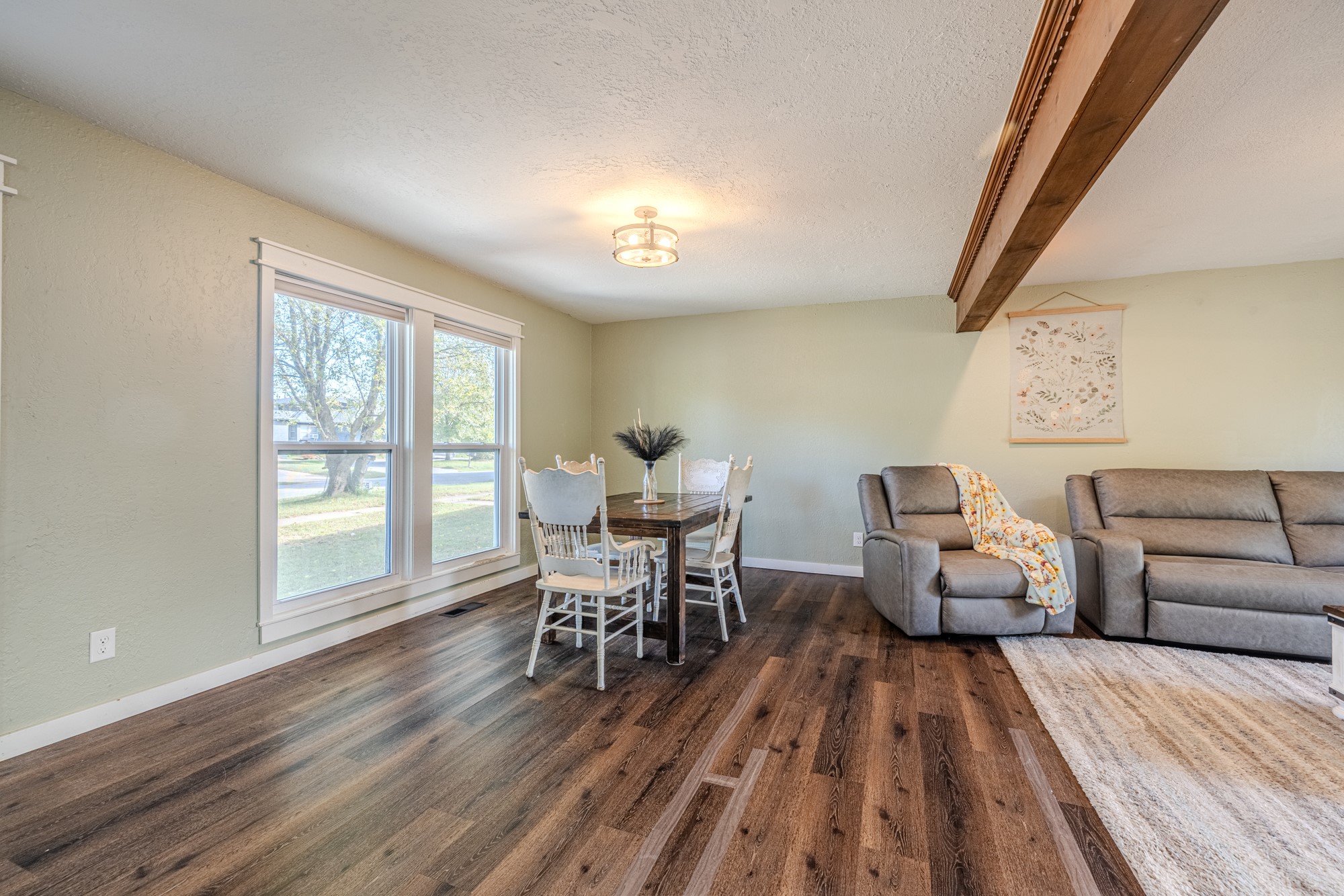 1611 W Broadway Street Collinsville OK 74021