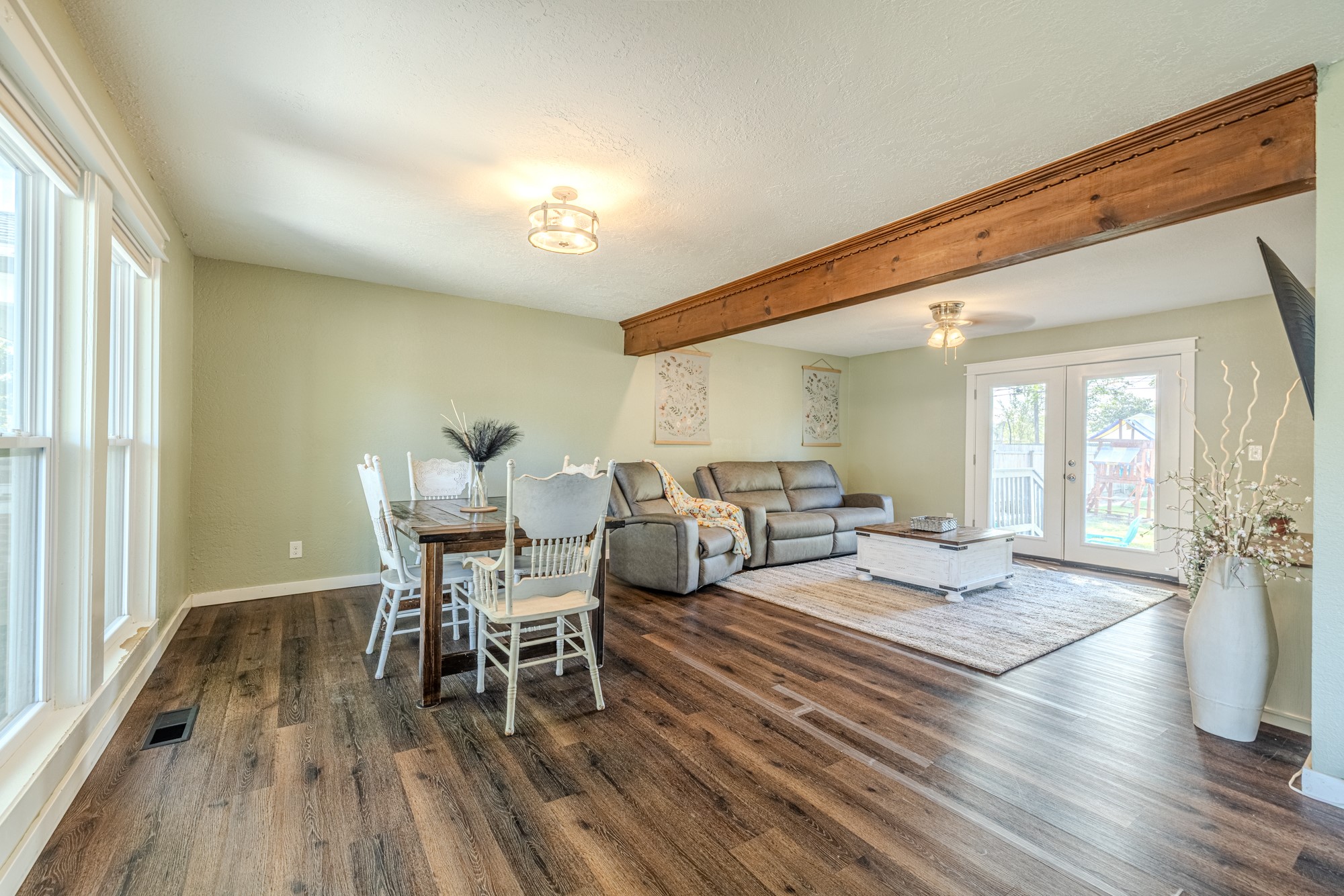 1611 W Broadway Street Collinsville OK 74021