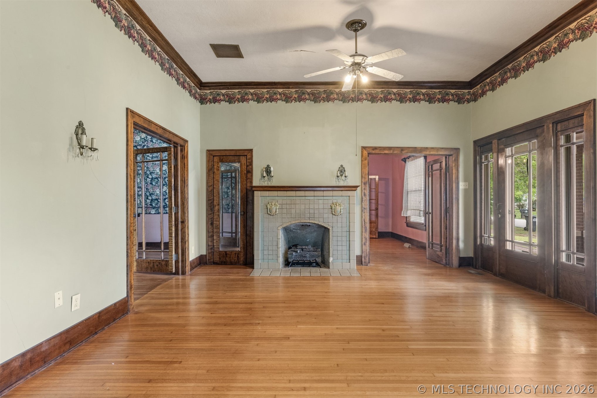 221 W Pecan Street Coweta OK 74429