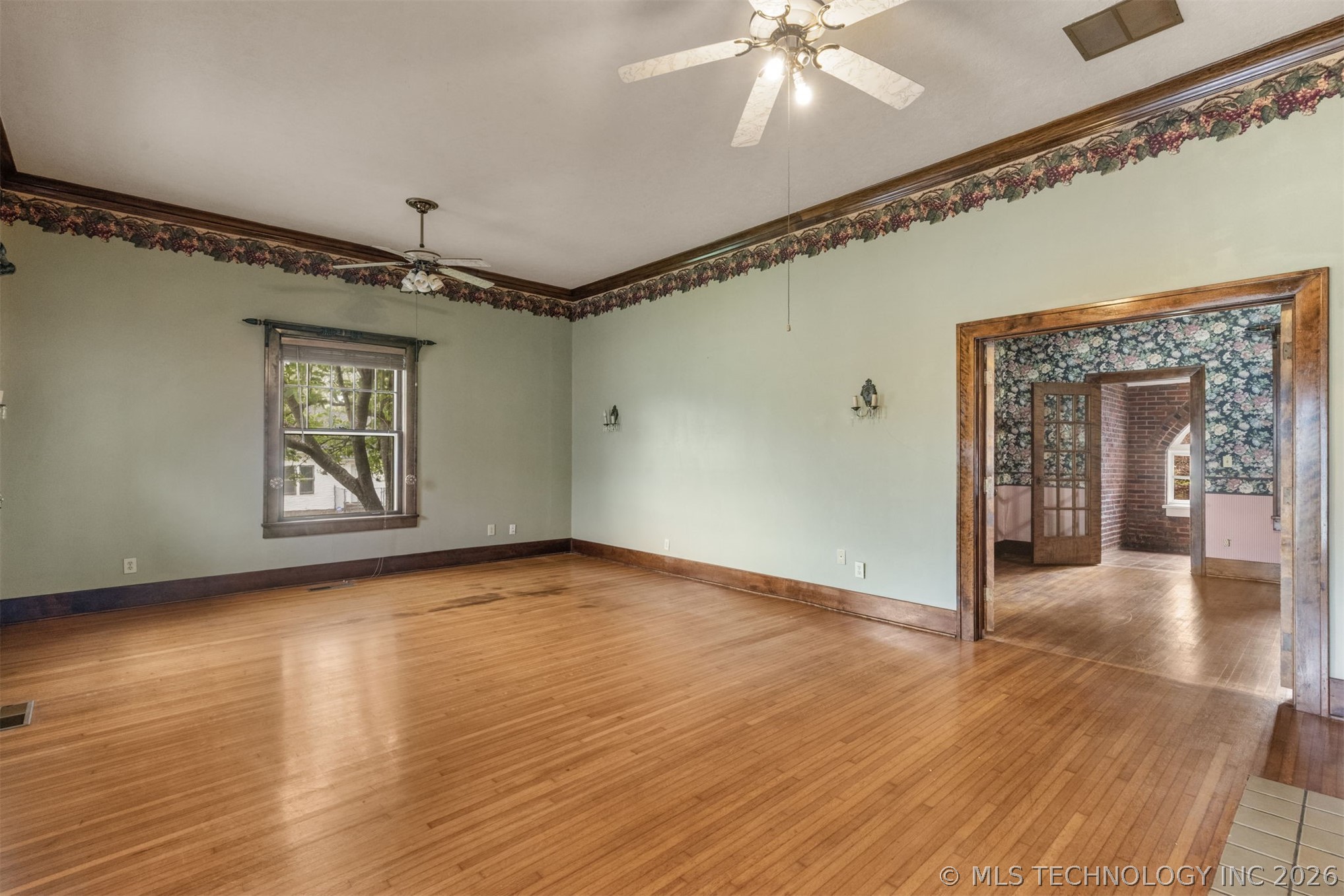 221 W Pecan Street Coweta OK 74429