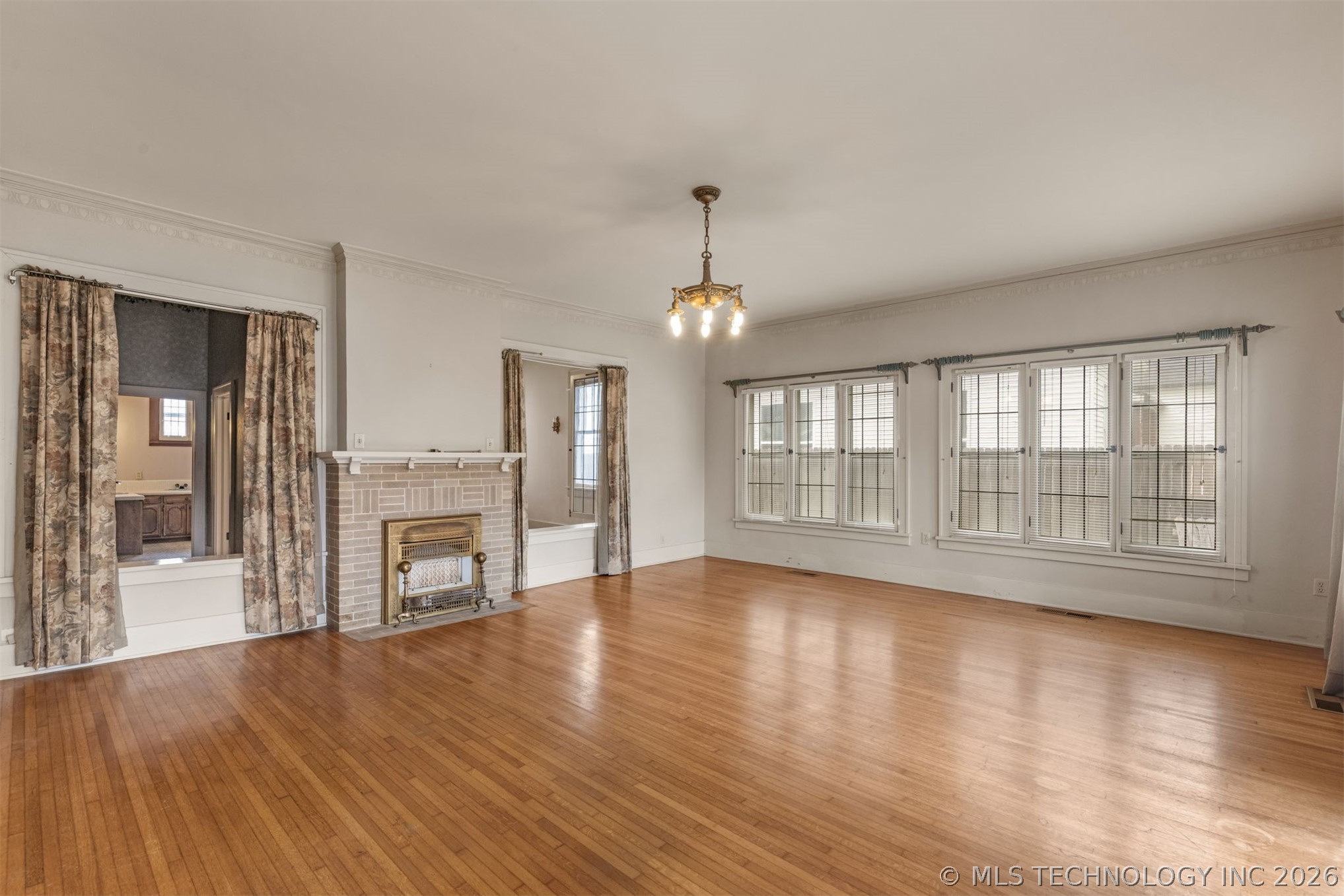 221 W Pecan Street Coweta OK 74429
