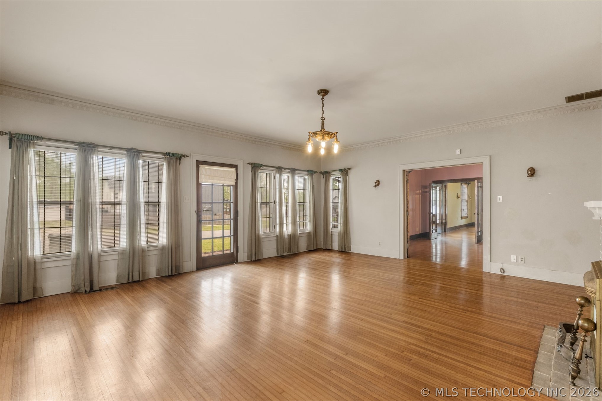 221 W Pecan Street Coweta OK 74429