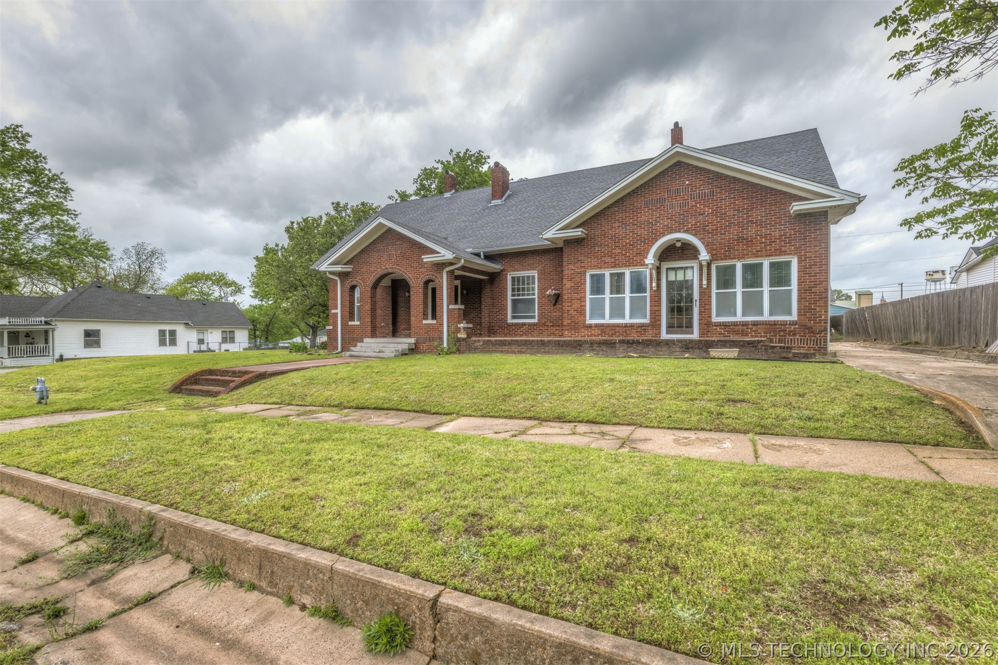 221 W Pecan Street Coweta OK 74429
