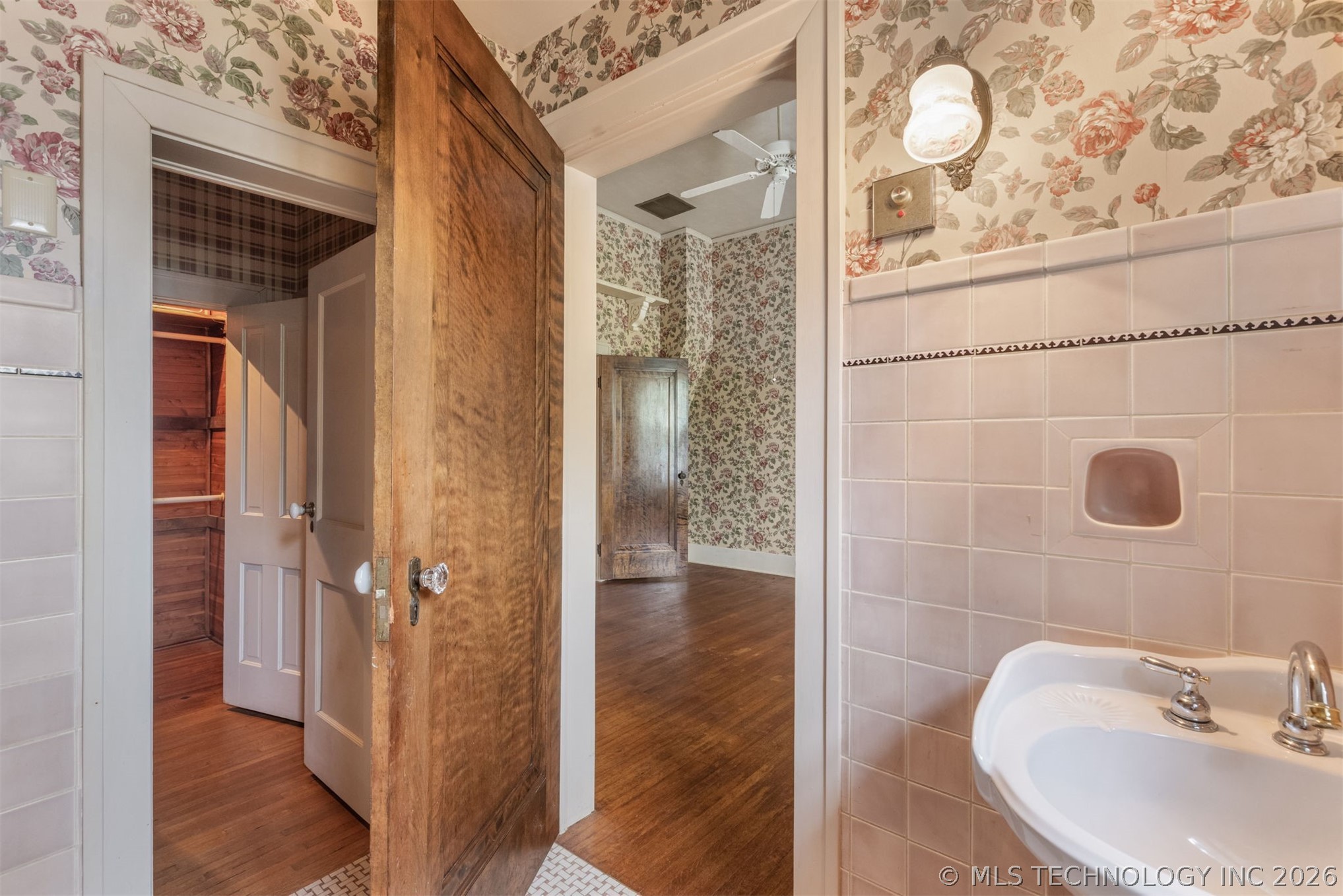 221 W Pecan Street Coweta OK 74429