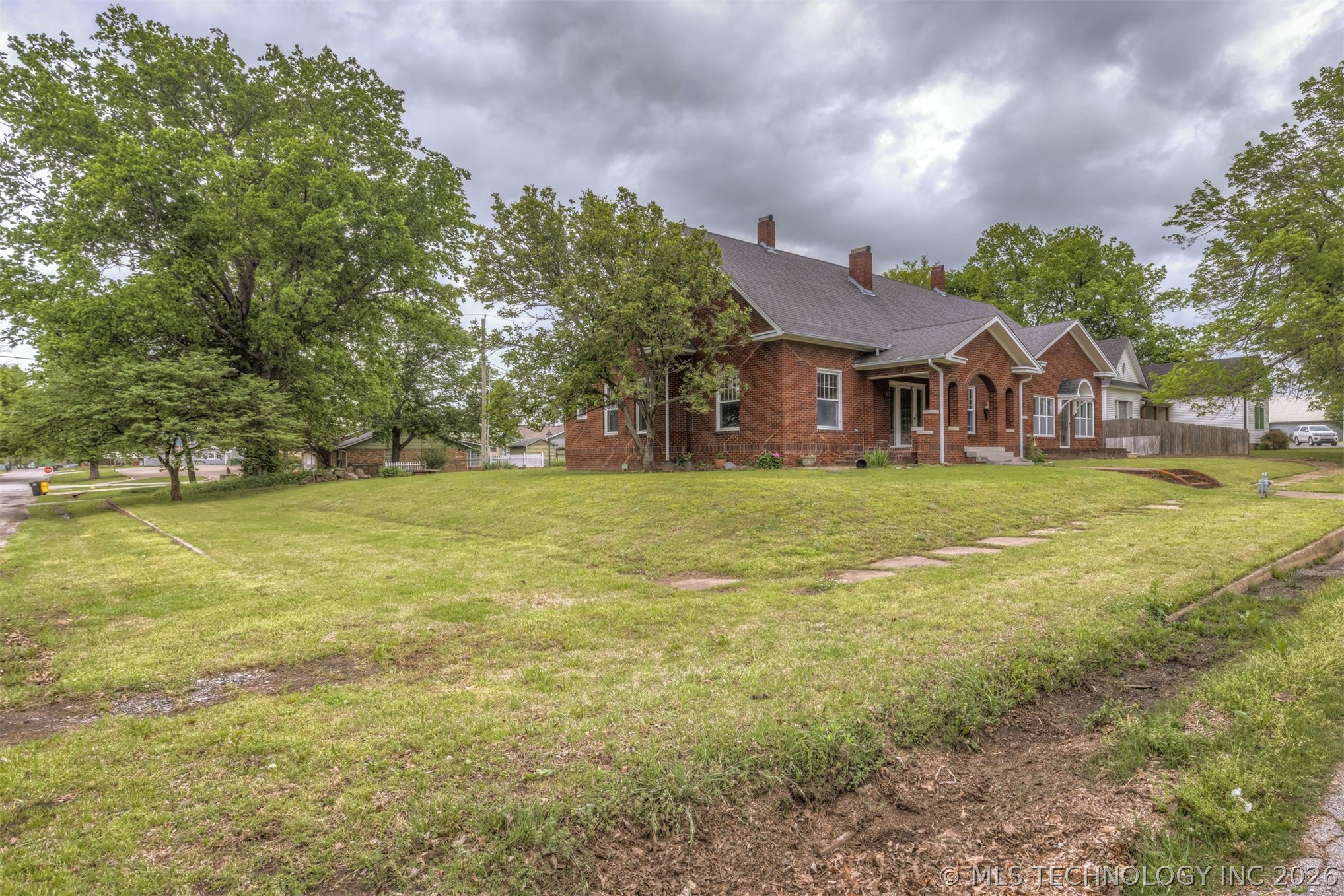 221 W Pecan Street Coweta OK 74429