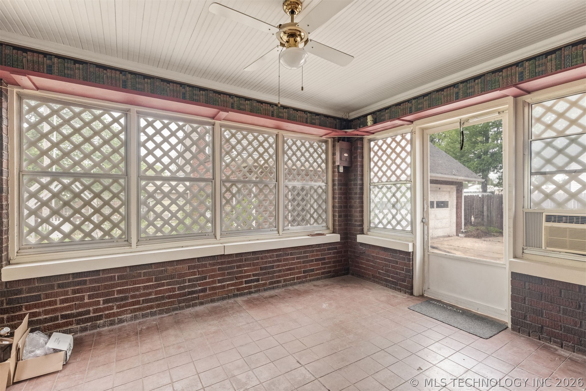 221 W Pecan Street Coweta OK 74429