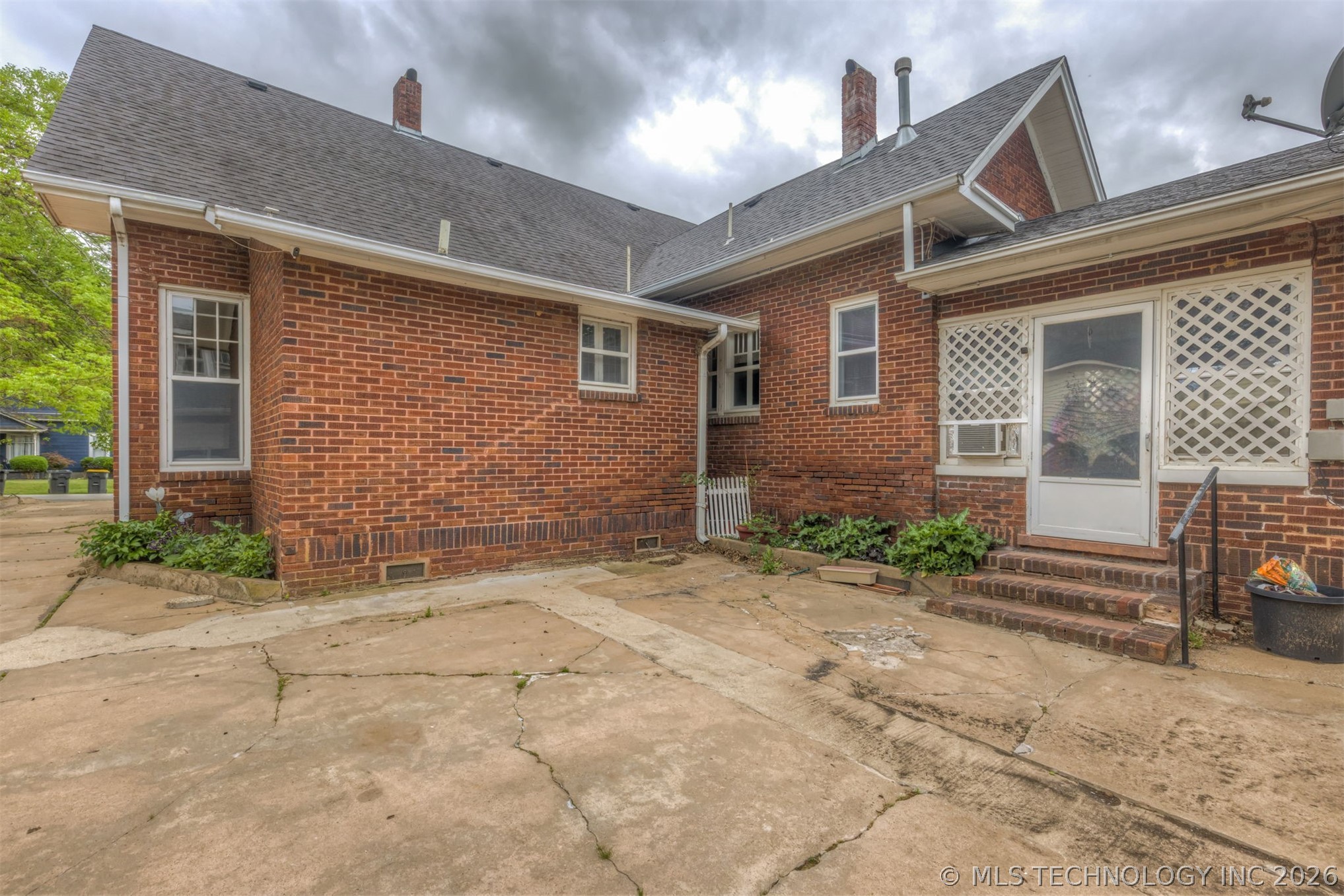 221 W Pecan Street Coweta OK 74429