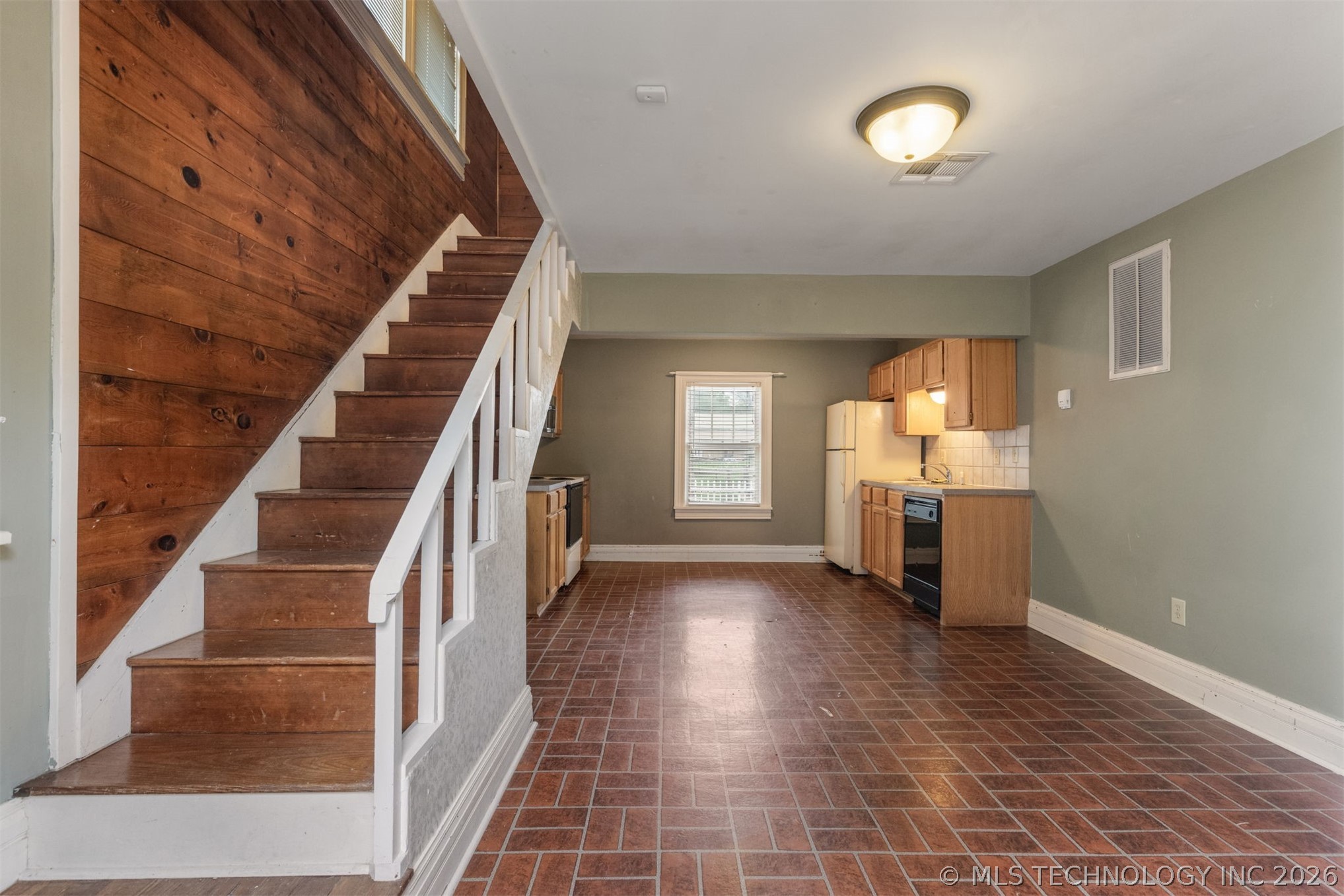 221 W Pecan Street Coweta OK 74429