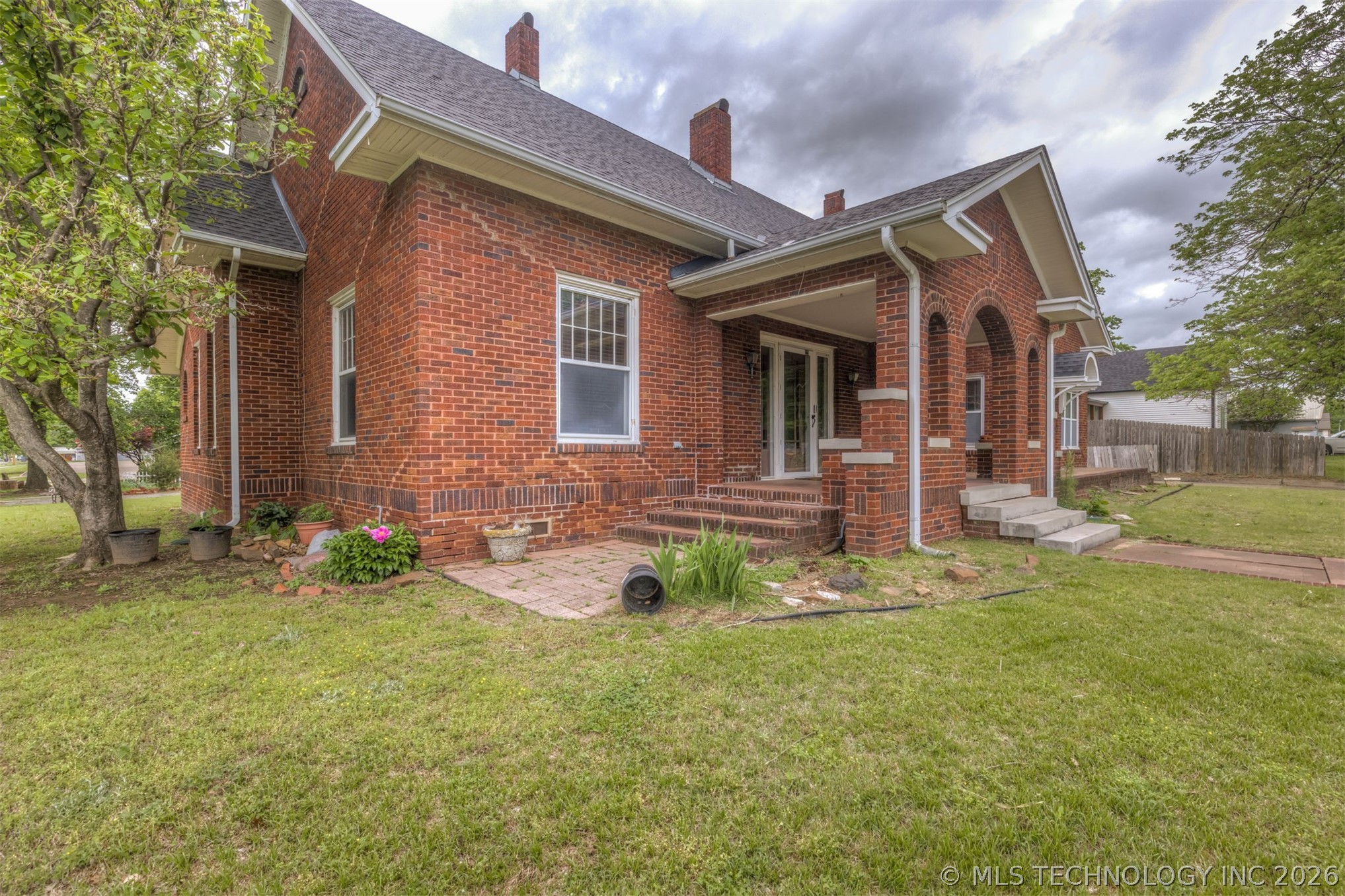 221 W Pecan Street Coweta OK 74429