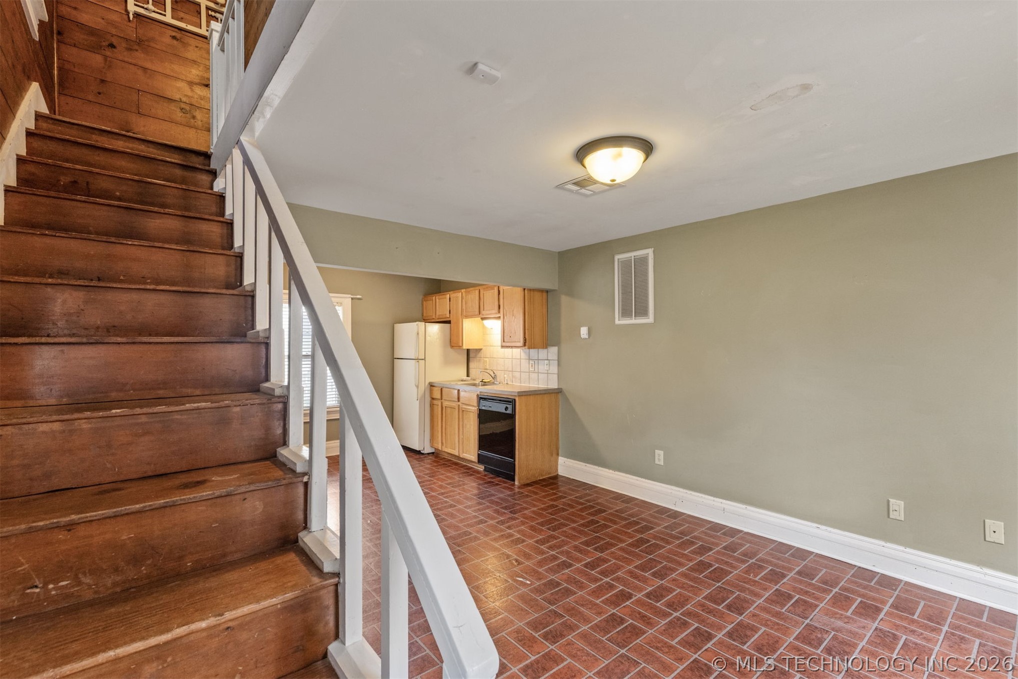 221 W Pecan Street Coweta OK 74429