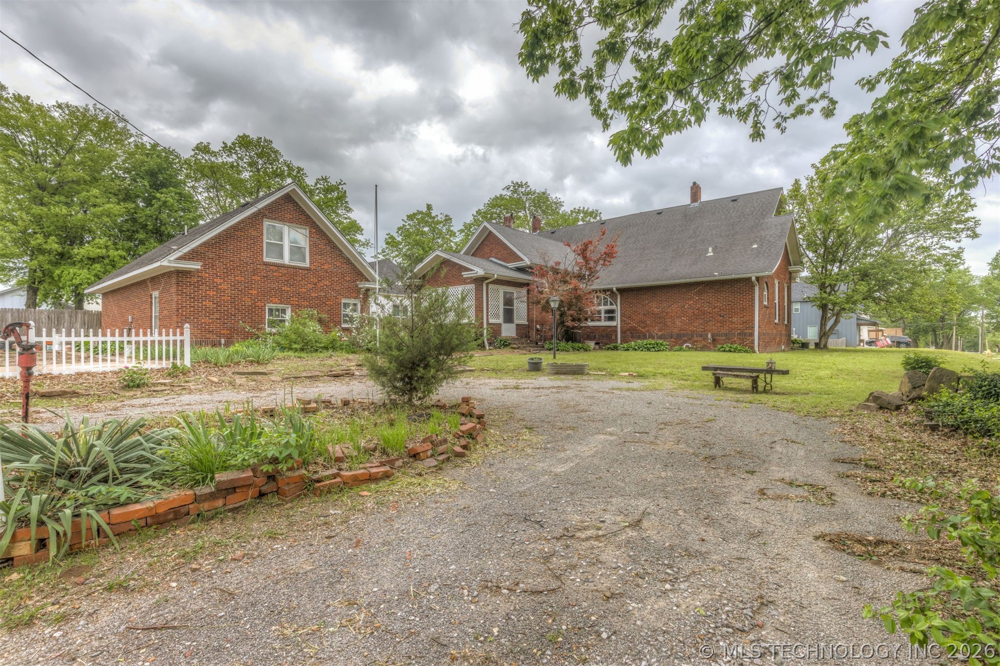 221 W Pecan Street Coweta OK 74429