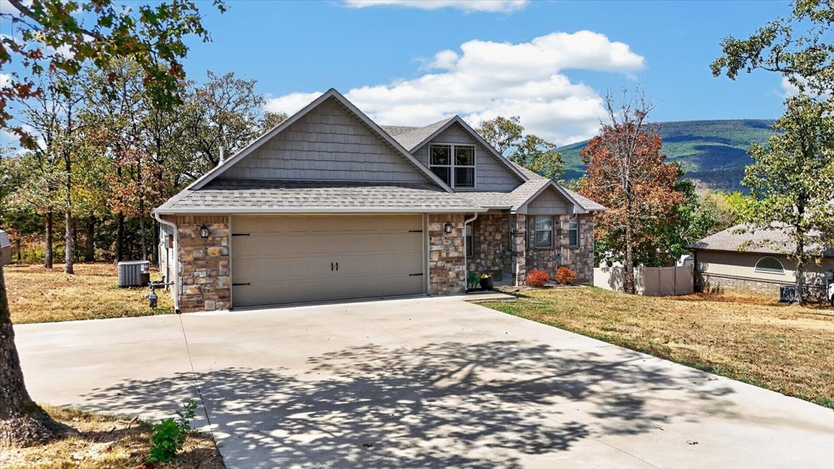 301 Eagle Crest Poteau OK 74953