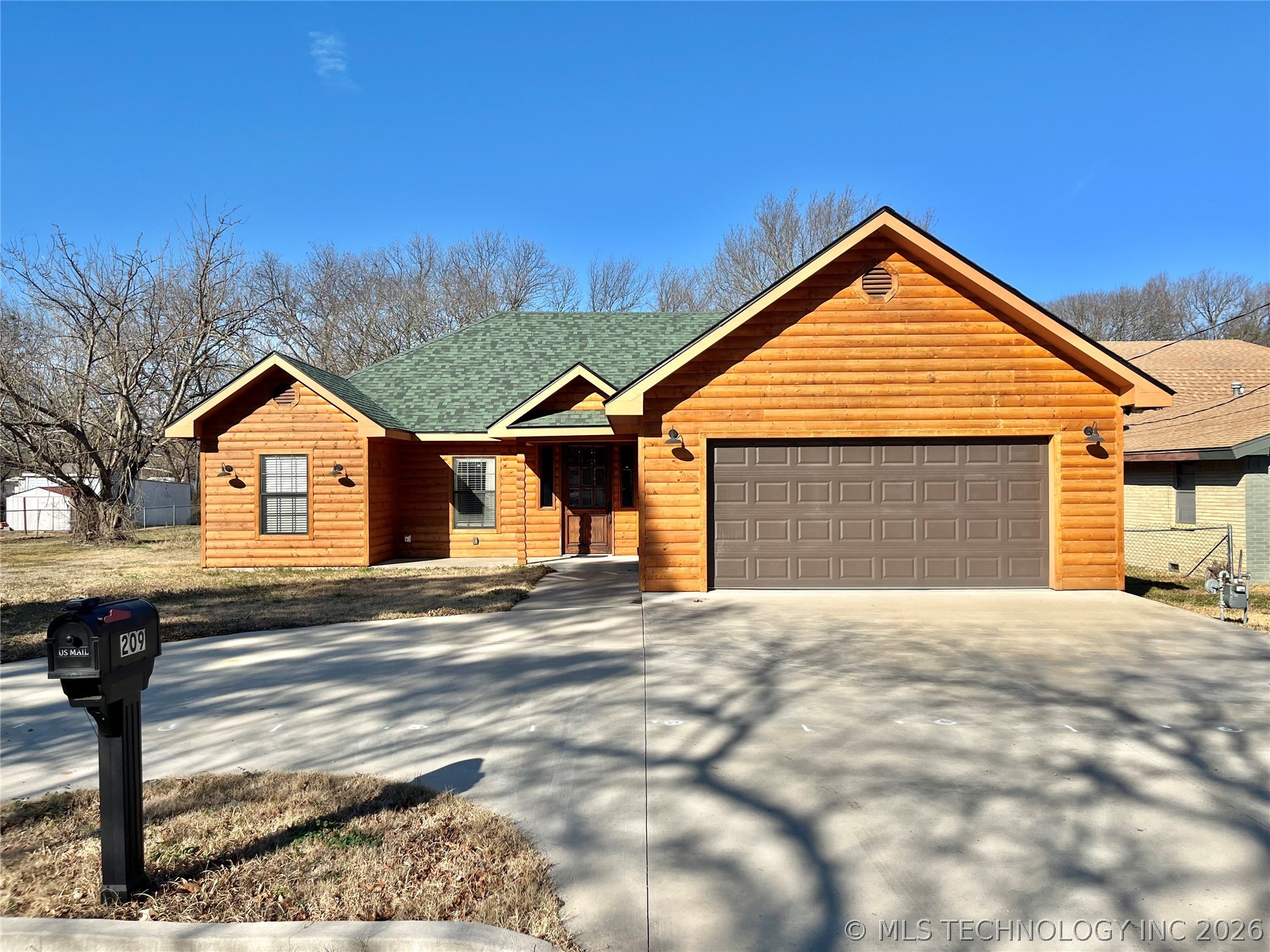 209 9 Avenue Madill OK 73446
