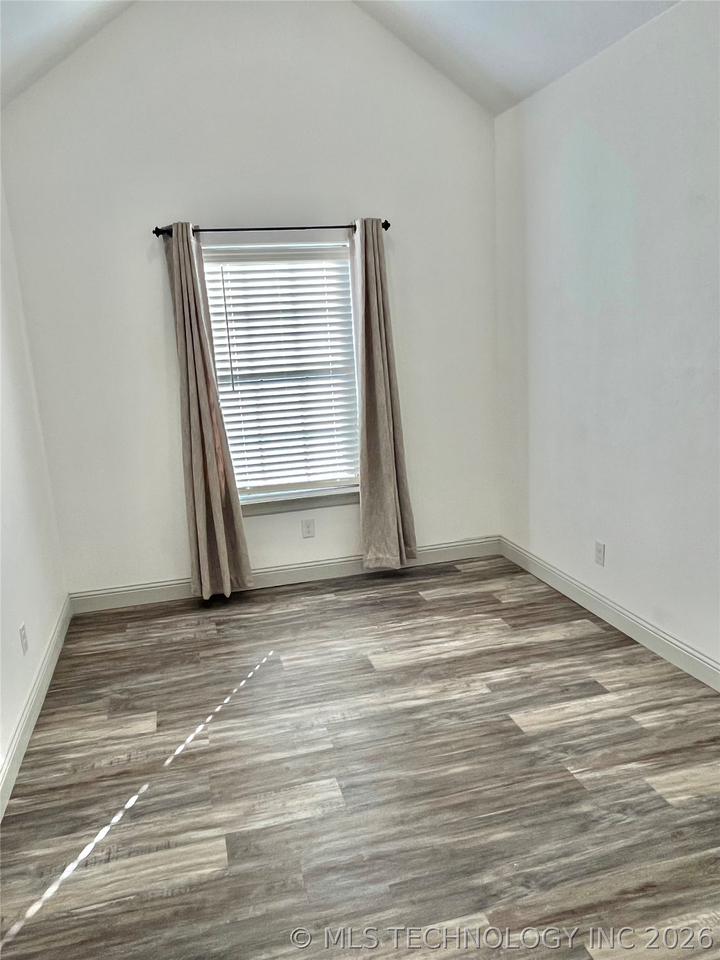 209 9 Avenue Madill OK 73446
