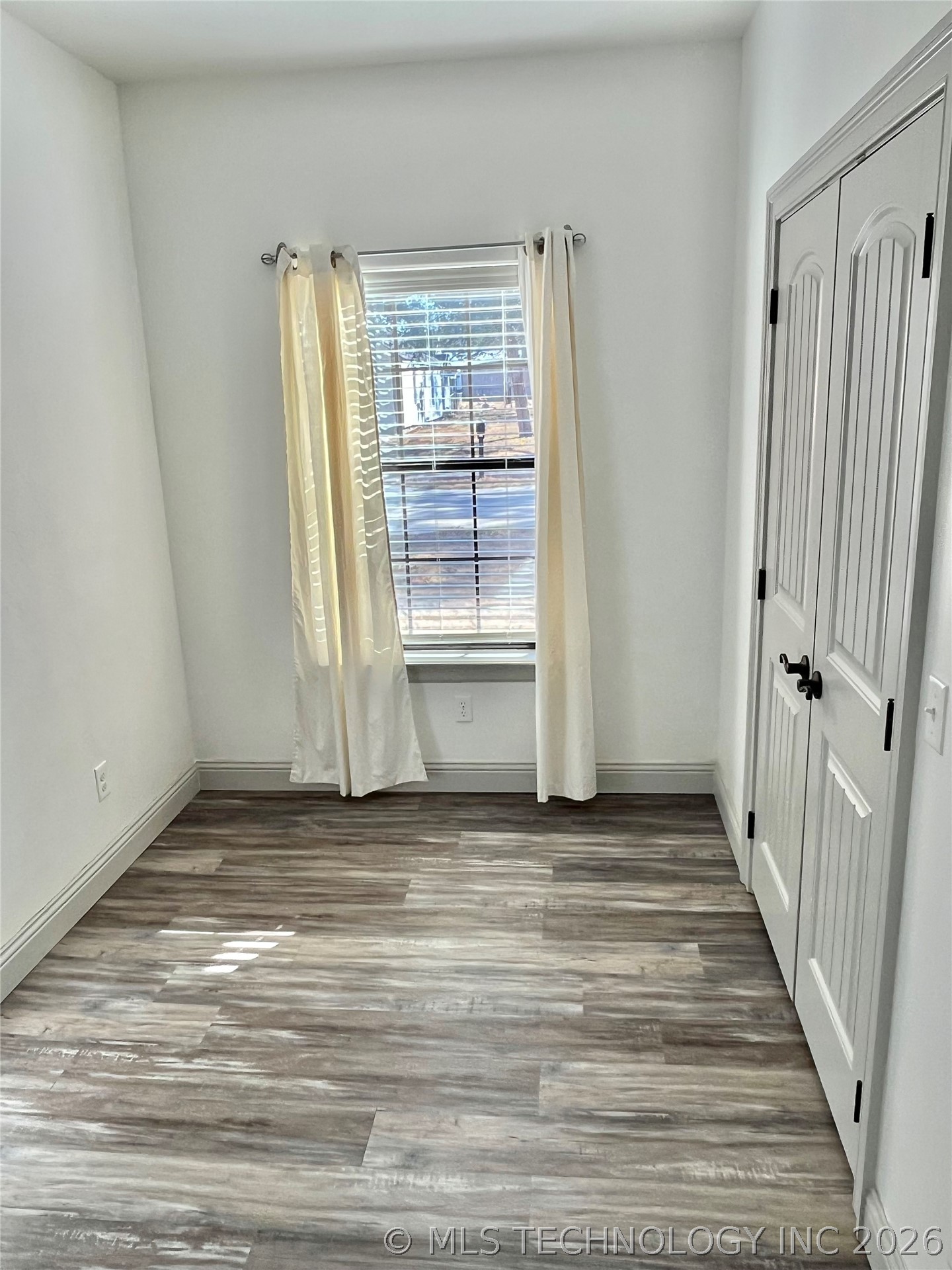 209 9 Avenue Madill OK 73446