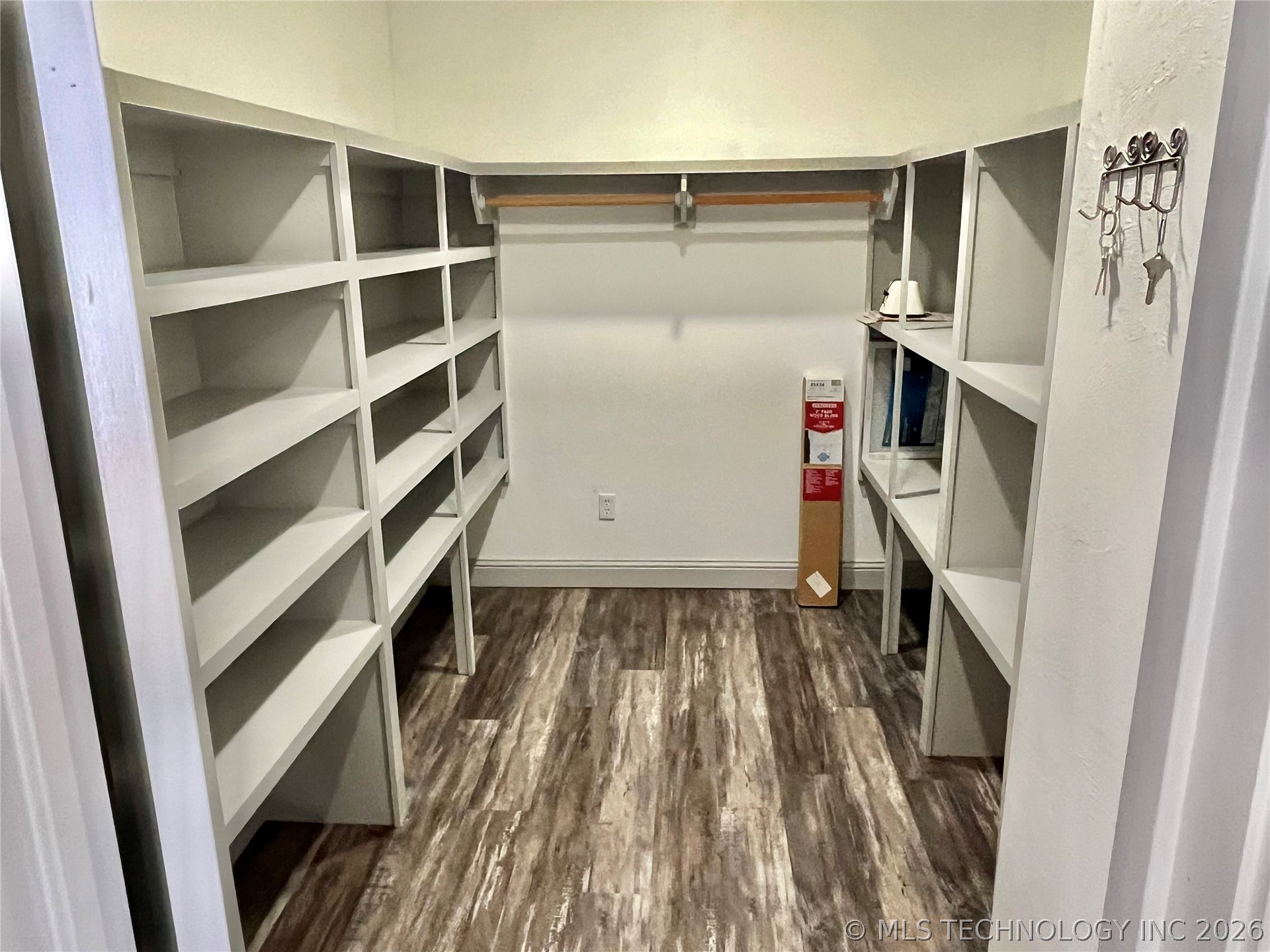 209 9 Avenue Madill OK 73446