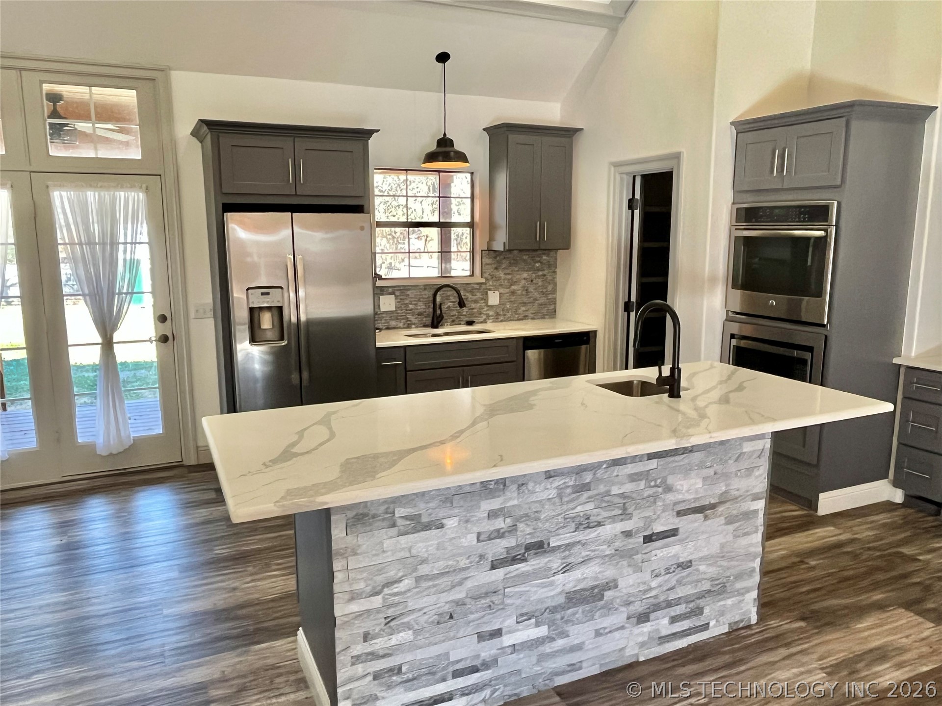 209 9 Avenue Madill OK 73446