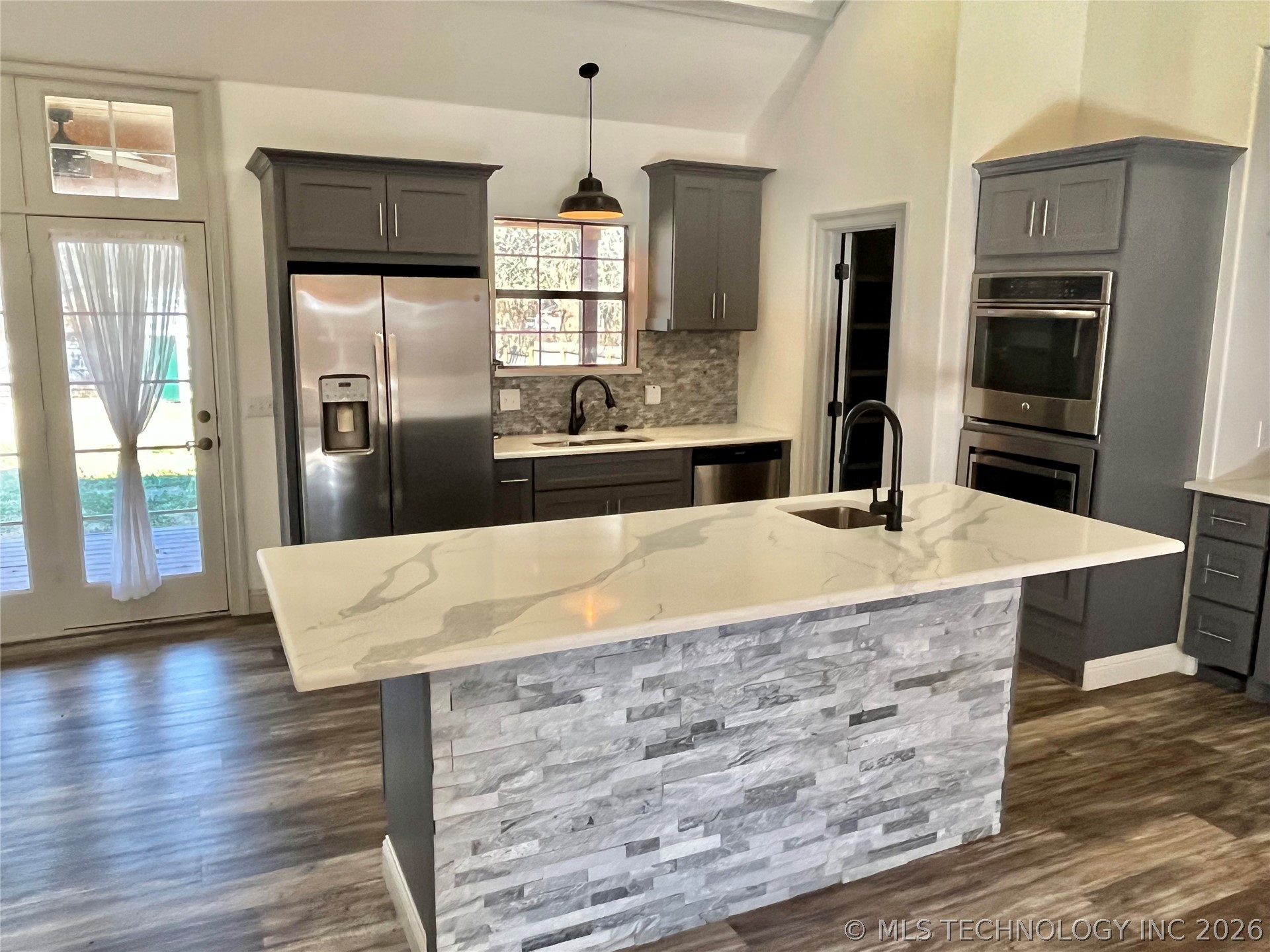 209 9 Avenue Madill OK 73446