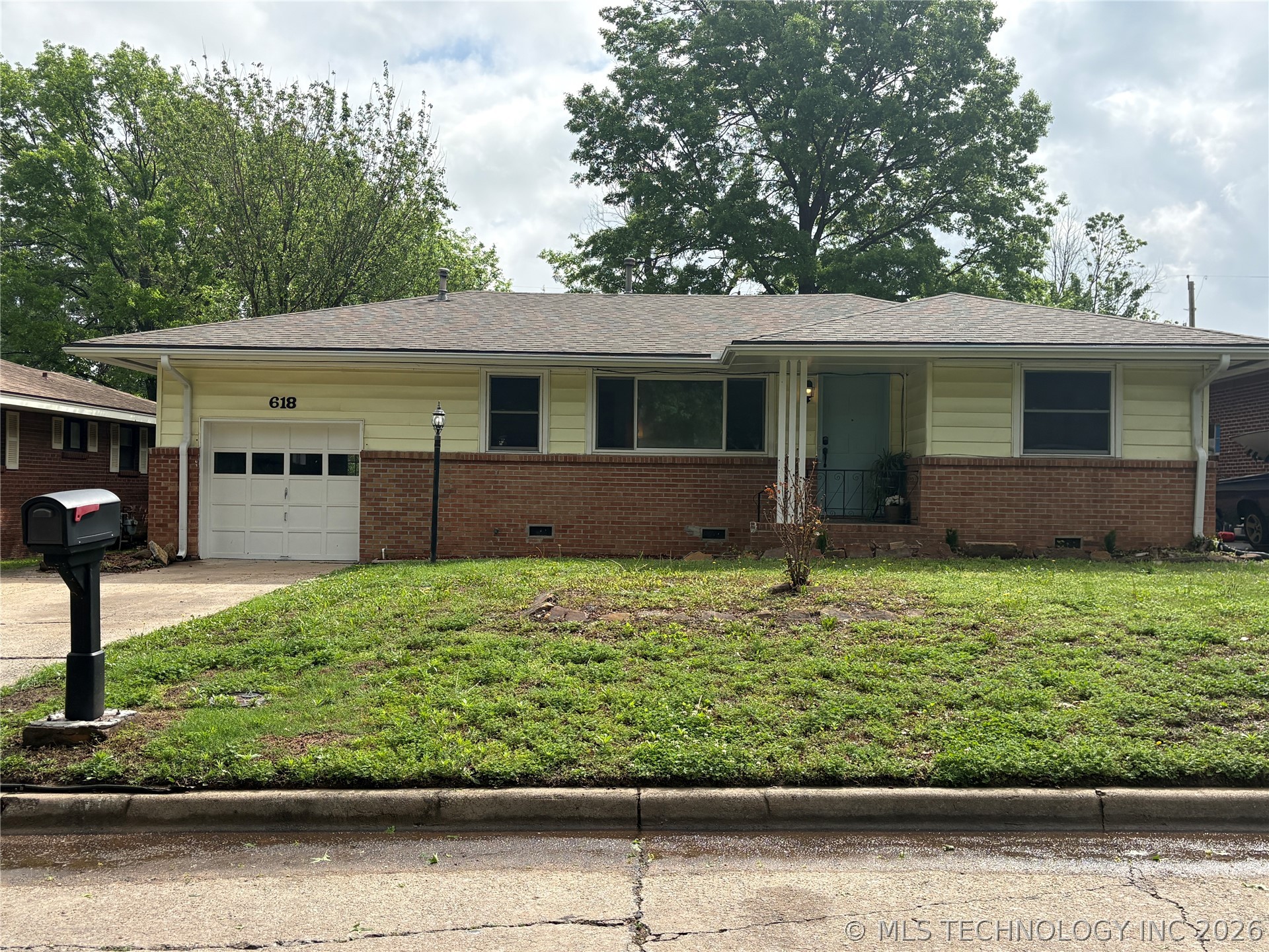 618 SE Wilshire Avenue Bartlesville OK 74006