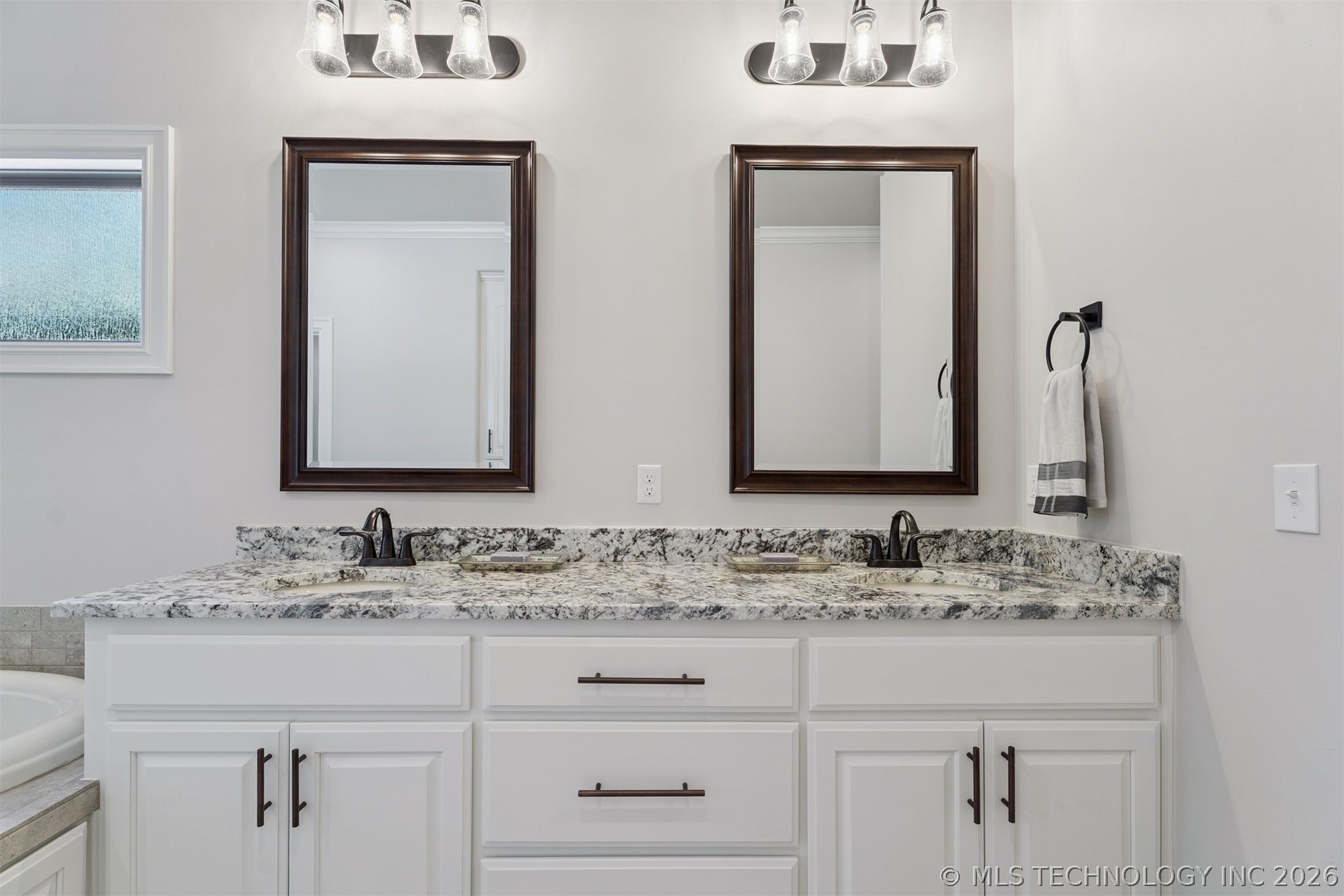 2705 W Twin Oaks Street Broken Arrow OK 74012